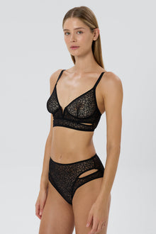 Zoe Soft Cut Out V Bra | Black
