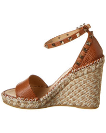 Valentino | Womens | Rockstud 95 Grainy Leather Wedge Sandal | Beige