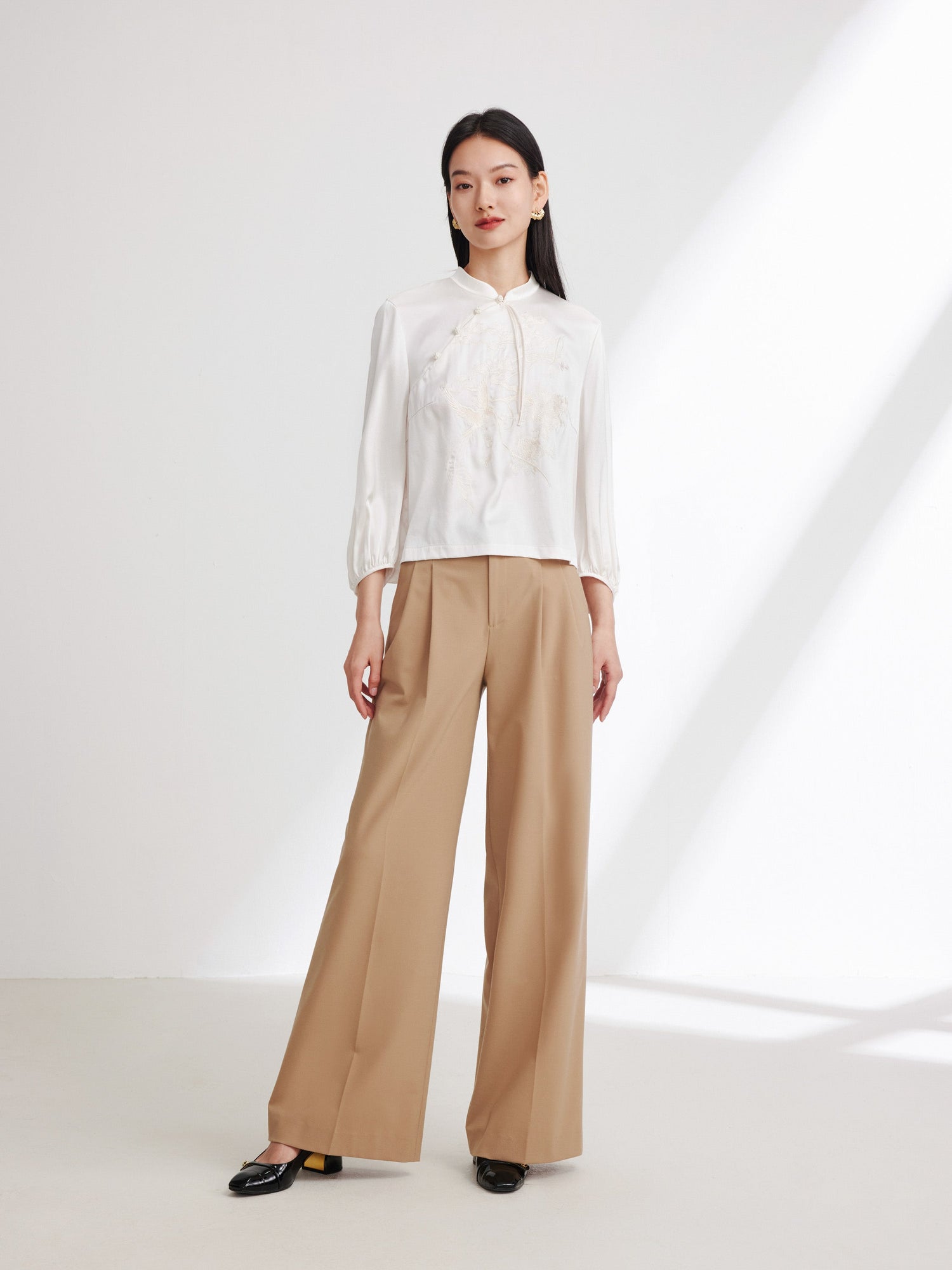 Neo-Chinese Silk Embroidered Stand Collar Shirt | White