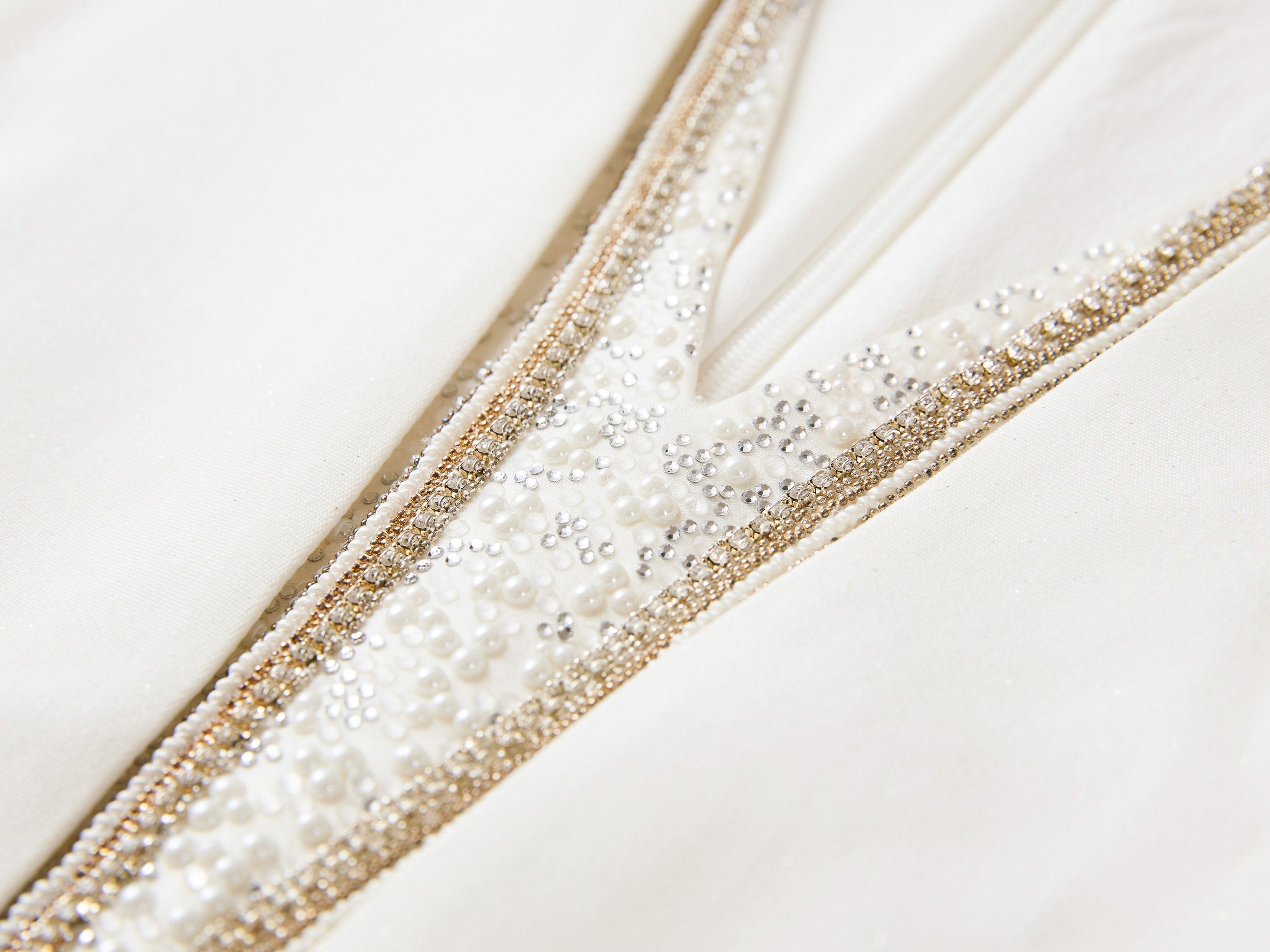 Mulberry Silk Elegant Waist-Defining Dress | White