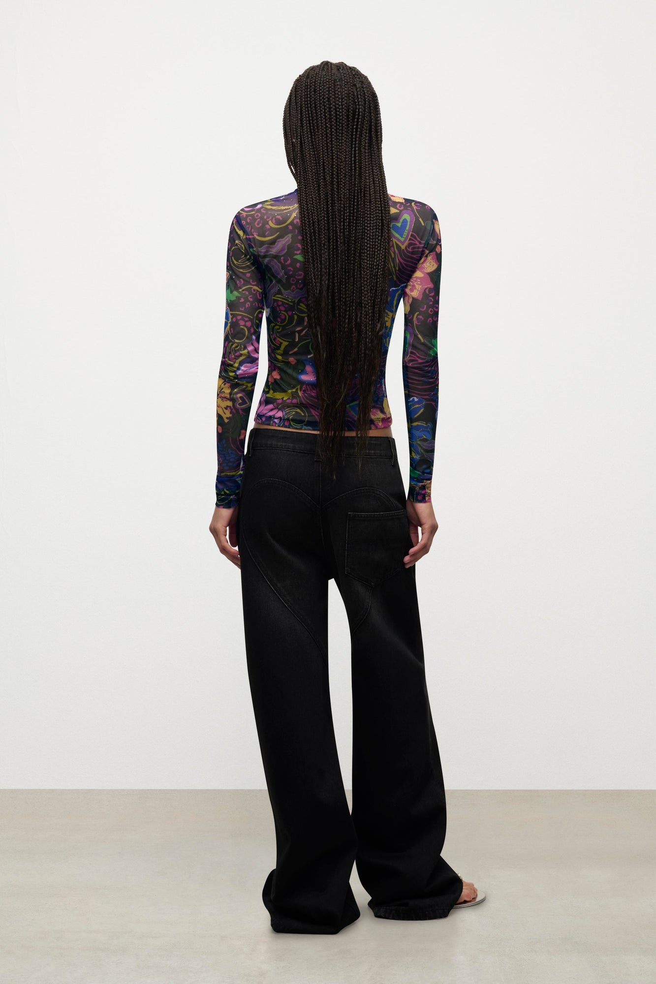 Crystal Chain Cutout Relaxed Jean | Washed Black