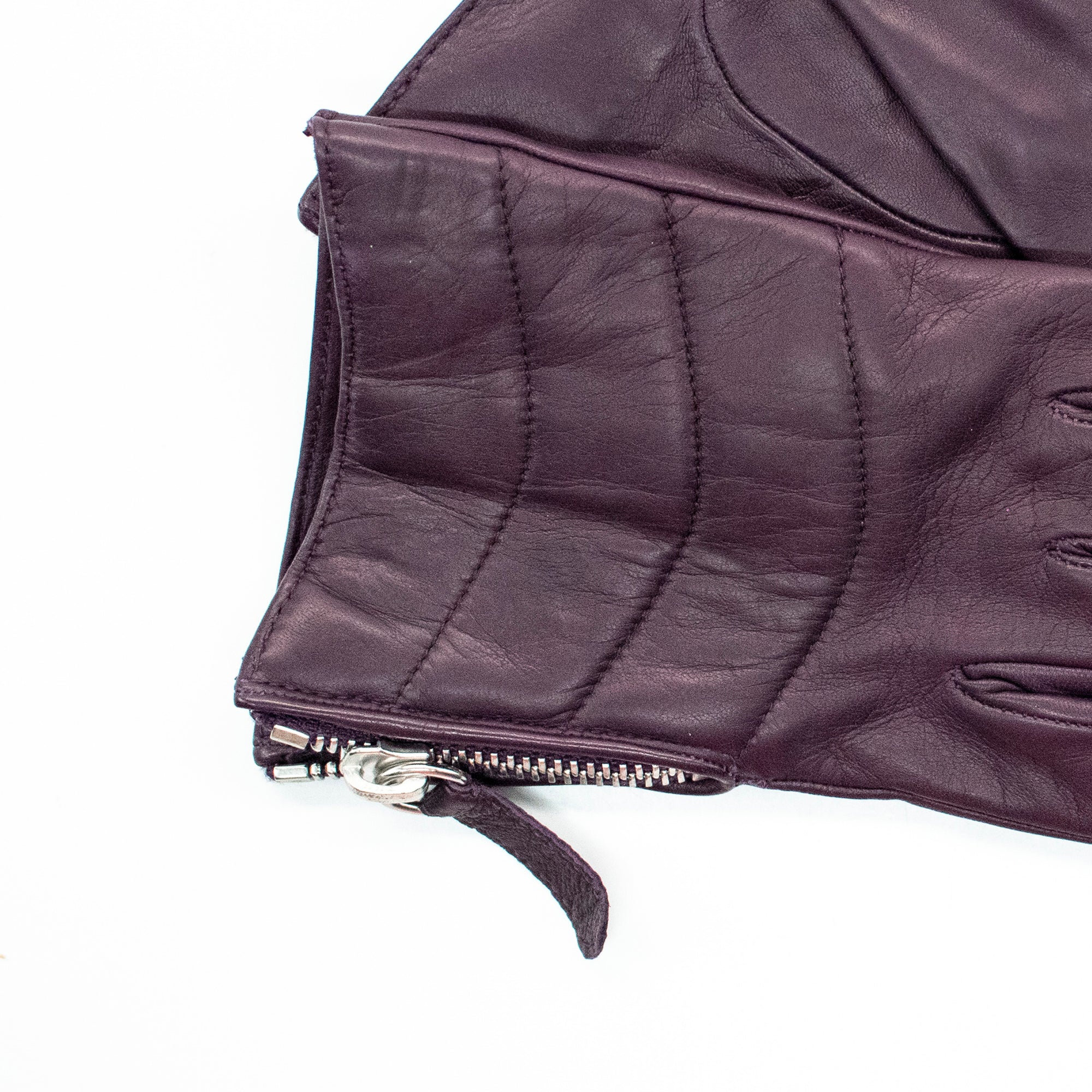 Womens | Short Quilted Leather Gloves | Dark Currant