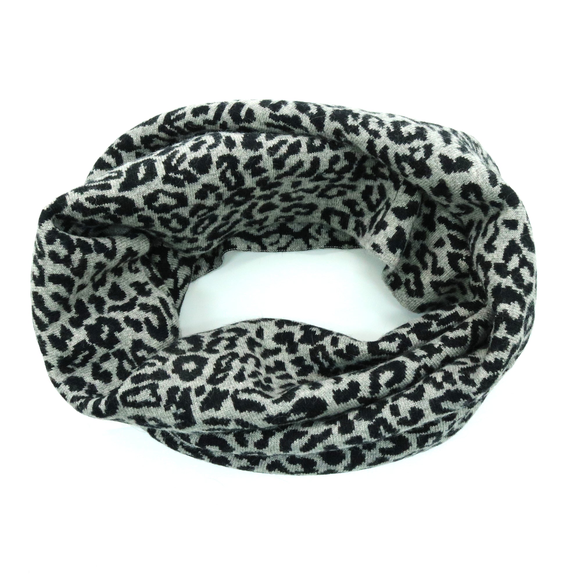 Womens | Snood In Leopard Design | Black/Light Grey