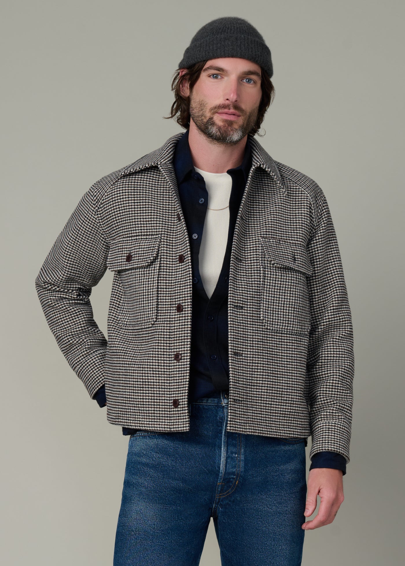 Airborne Houndstooth Jacket with classic pattern and tailored fit – stylish and comfortable jackets for men