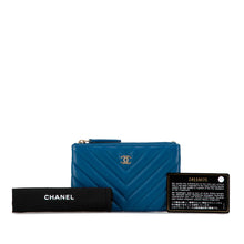 Chanel | Pre-Owned Chevron Lambskin O Case Pouch | Blue