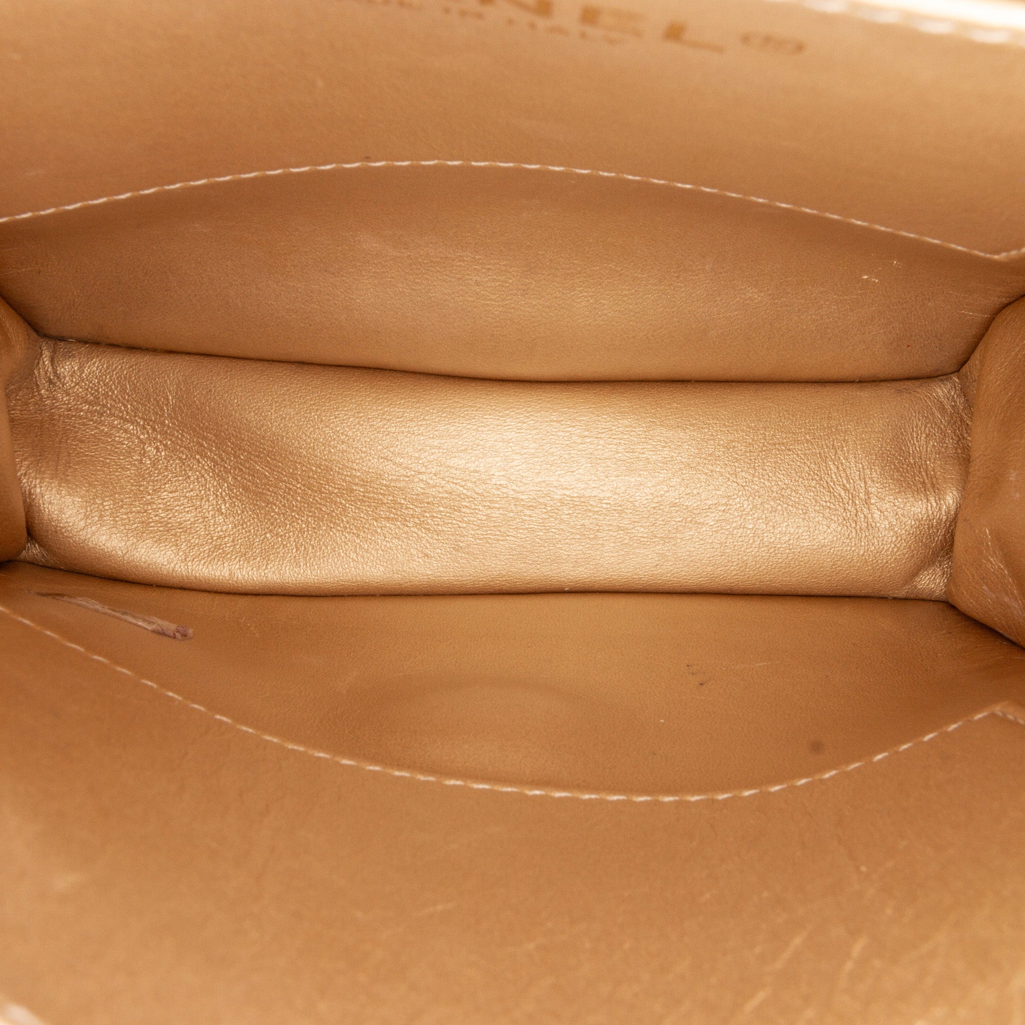 Chanel | Pre-Owned Mini Chic Pearls Crossbody | White