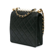 Chanel | Pre-Owned Small Lambskin Chic Pearls Flap | Black