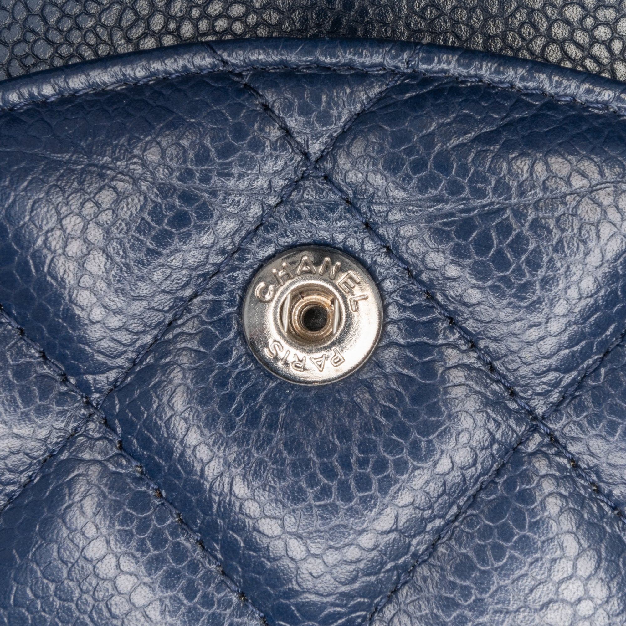 Chanel | Pre-Owned Jumbo Classic Caviar Double Flap | Blue