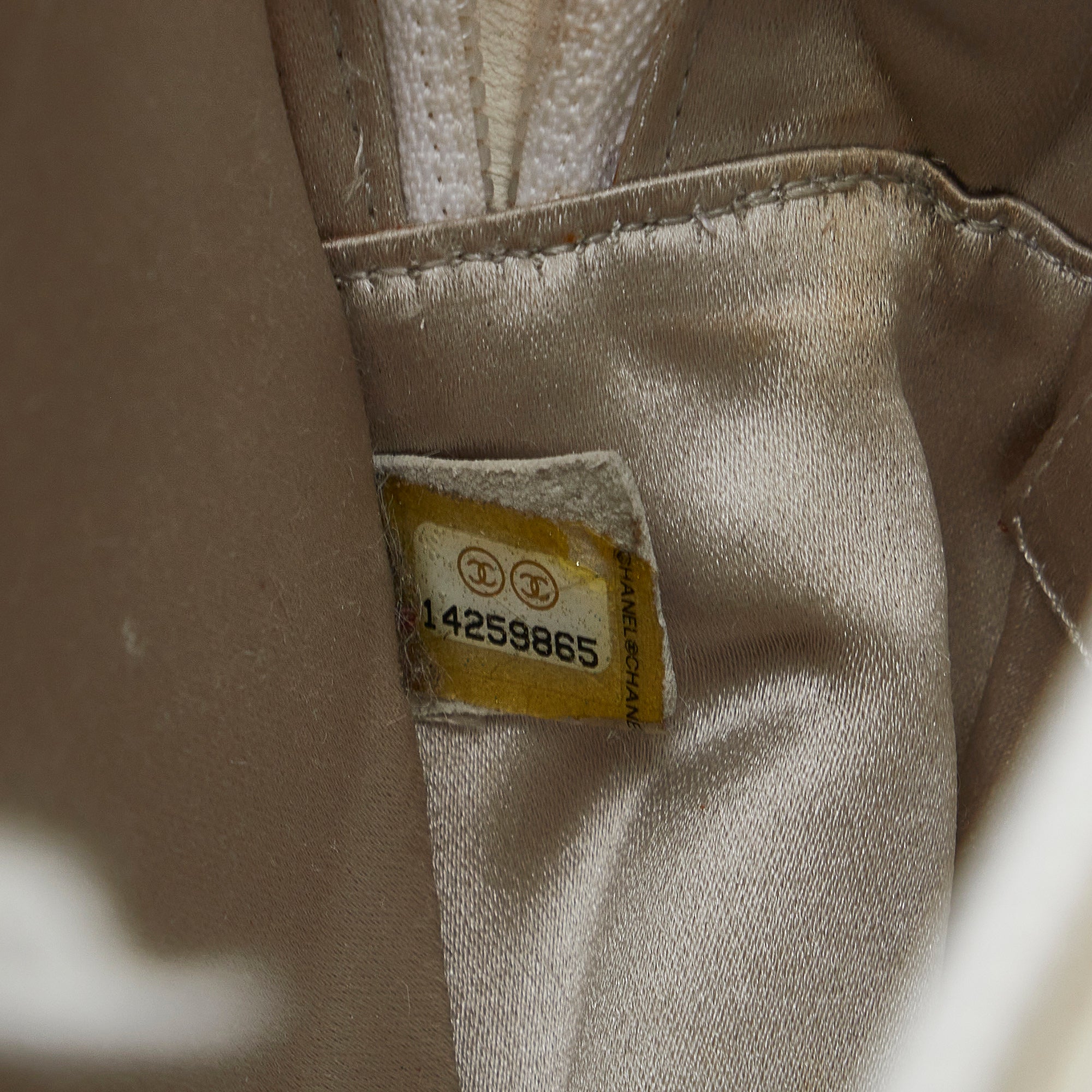 Chanel | Pre-Owned CC Crystal Embellished Faux Fur Round Crossbody | White