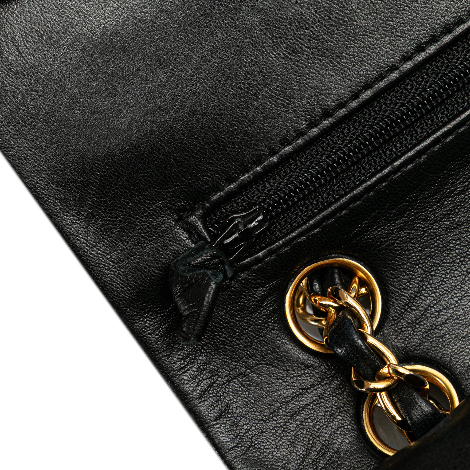 Chanel | Pre-Owned Small Classic Lambskin Double Flap - I | Black