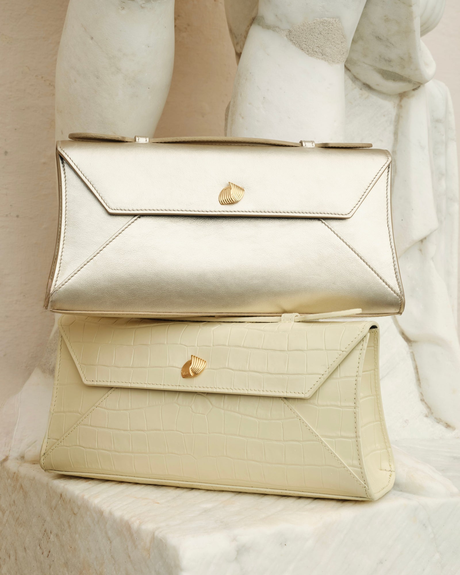 Cassandra Clutch | Gold Brushed