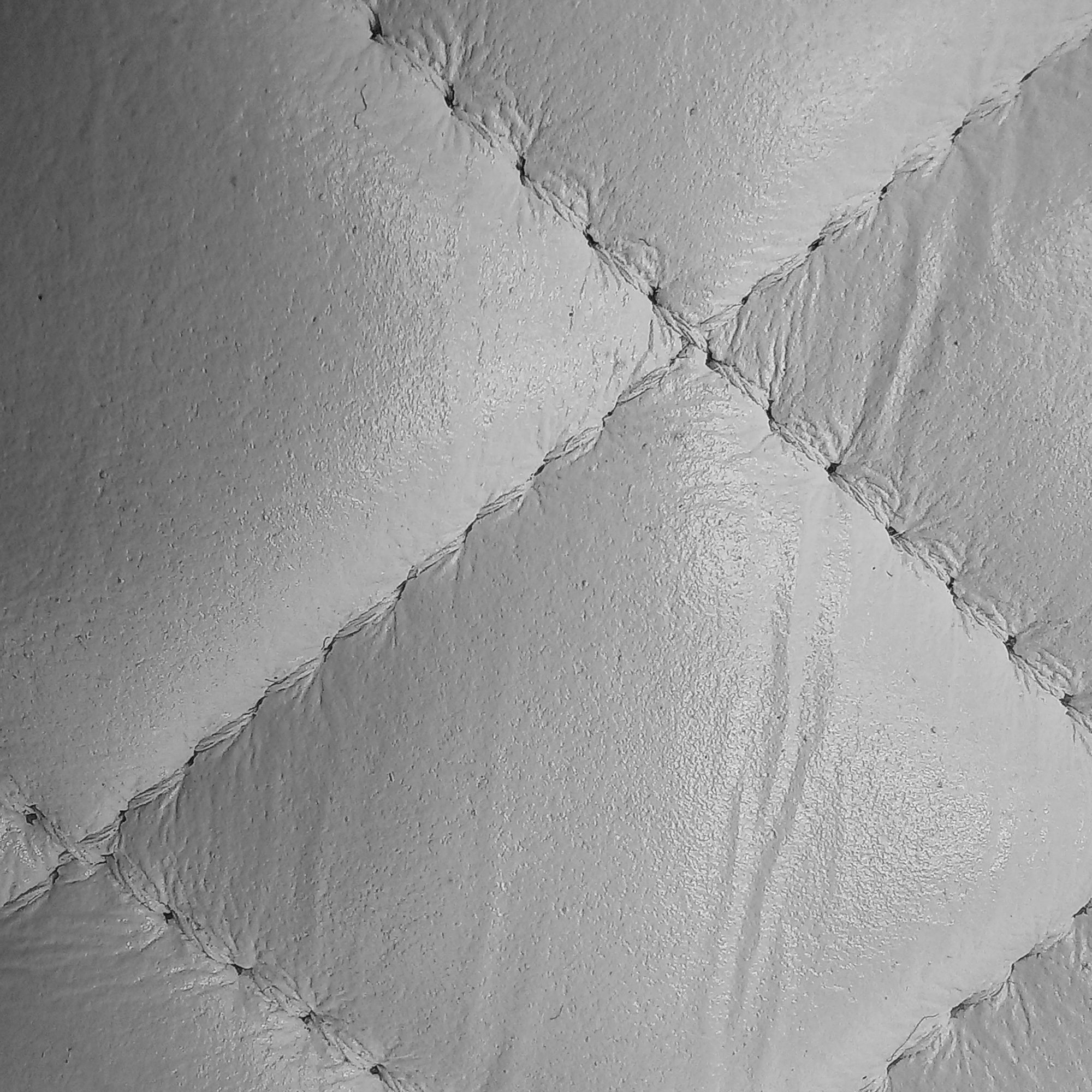 Chanel | Pre-Owned Quilted Lambskin Pearl Crush Round Clutch with Chain | White