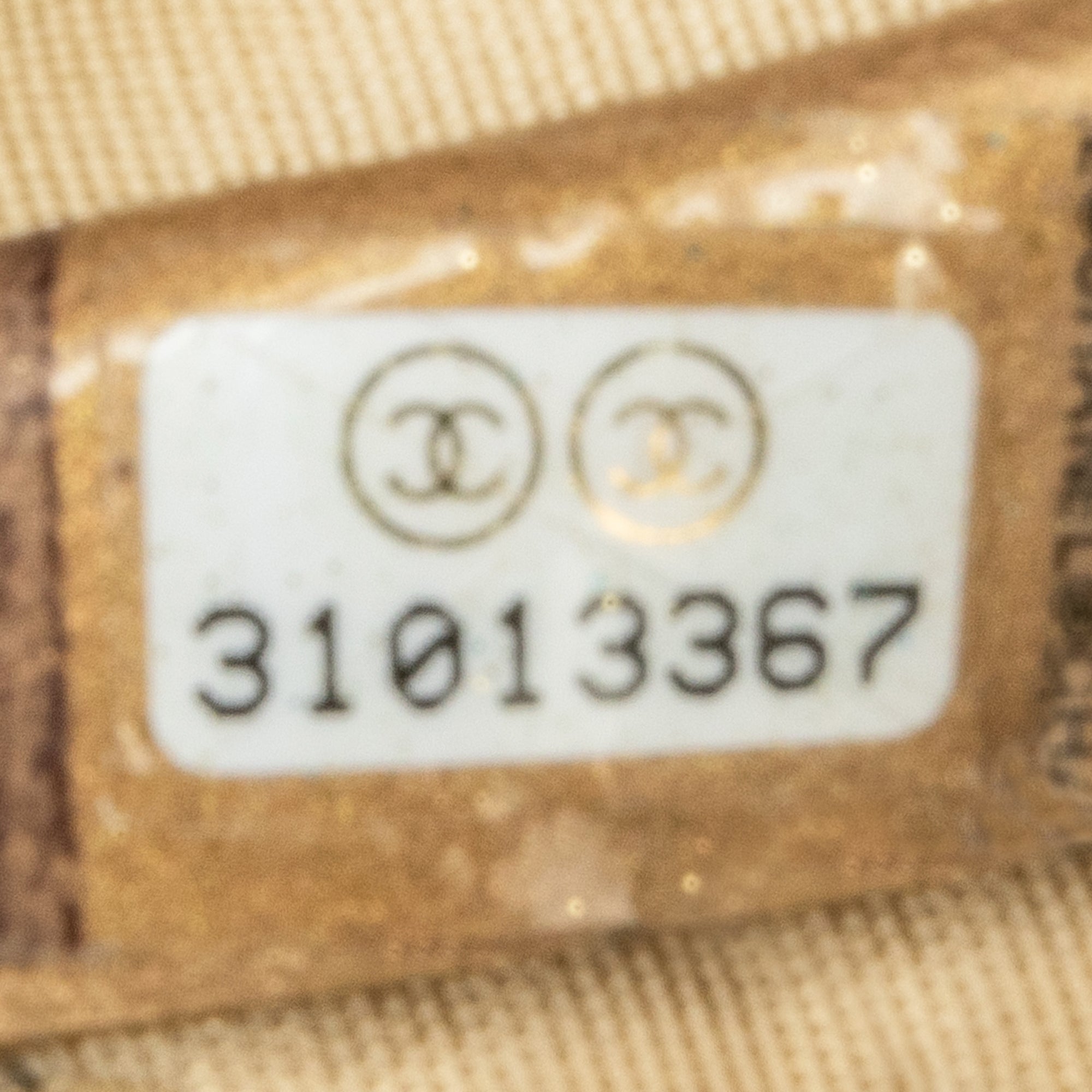 Chanel | Pre-Owned Quilted Lambskin Pearl Crush Round Clutch with Chain | White