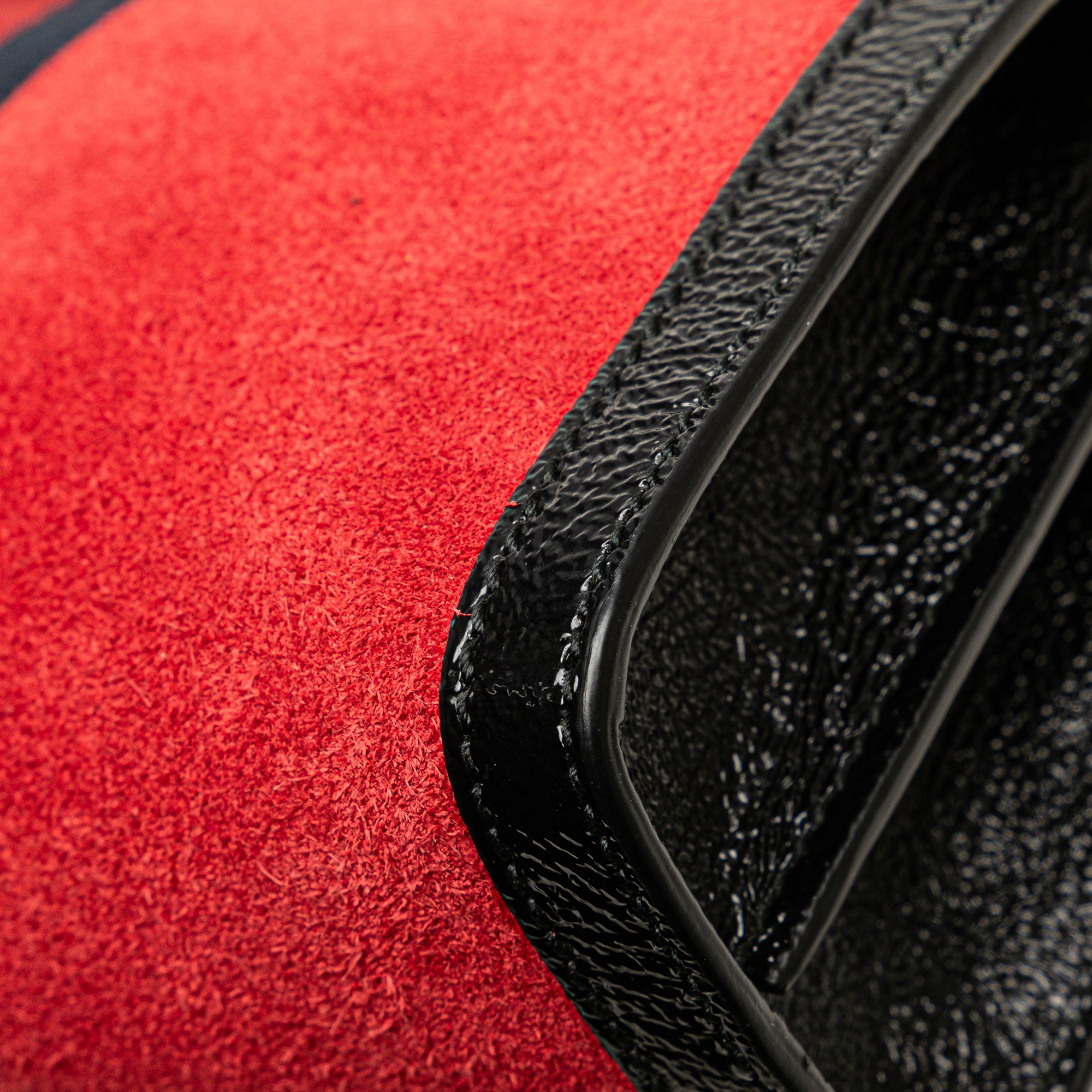 Gucci | Pre-Owned Small Suede Ophidia Chain Crossbody | Red