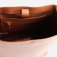 Unisex | Cecilia Go-To Shoulder Bag | Caramel