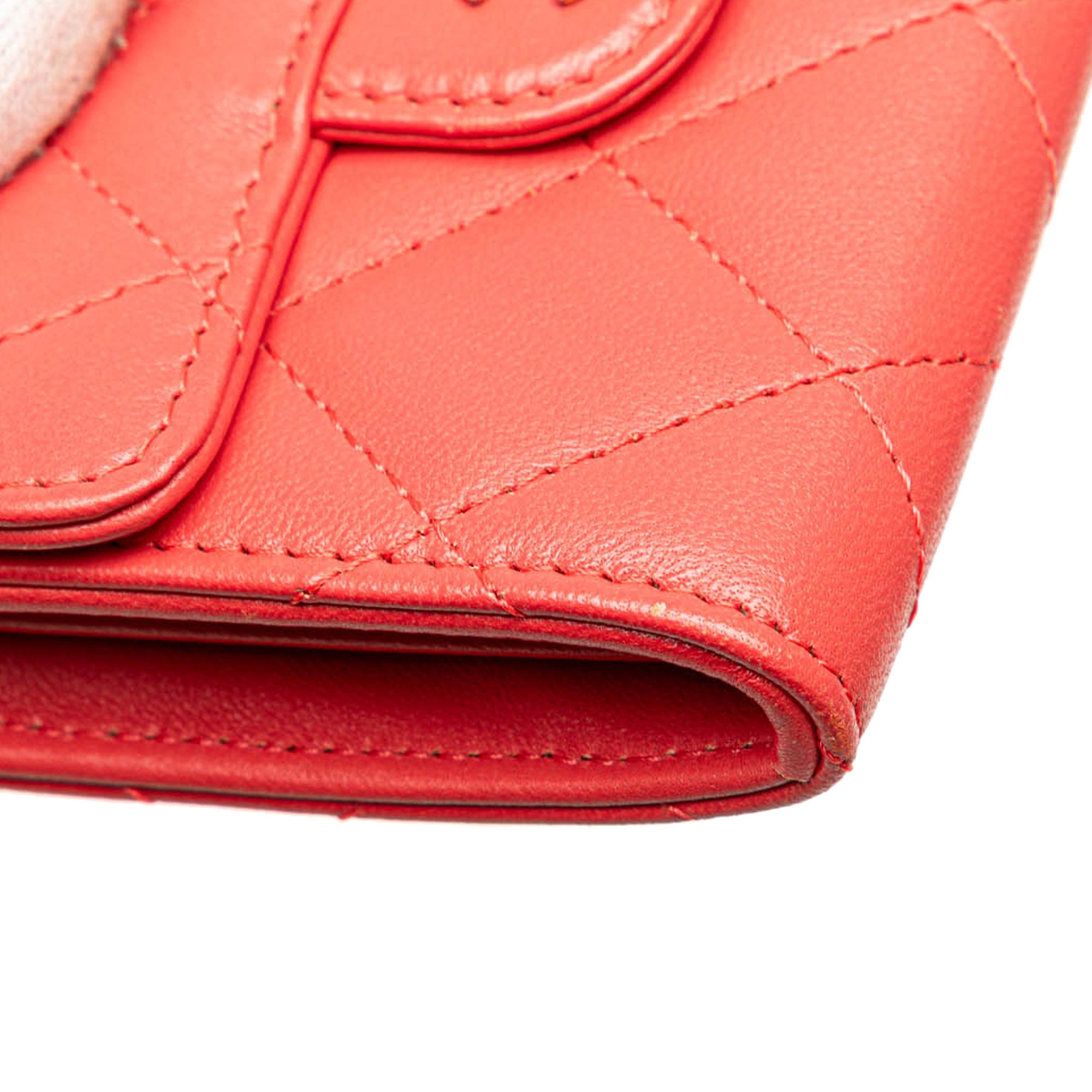 Chanel | Pre-Owned Quilted Lambskin Flap Card Holder on Chain | Red