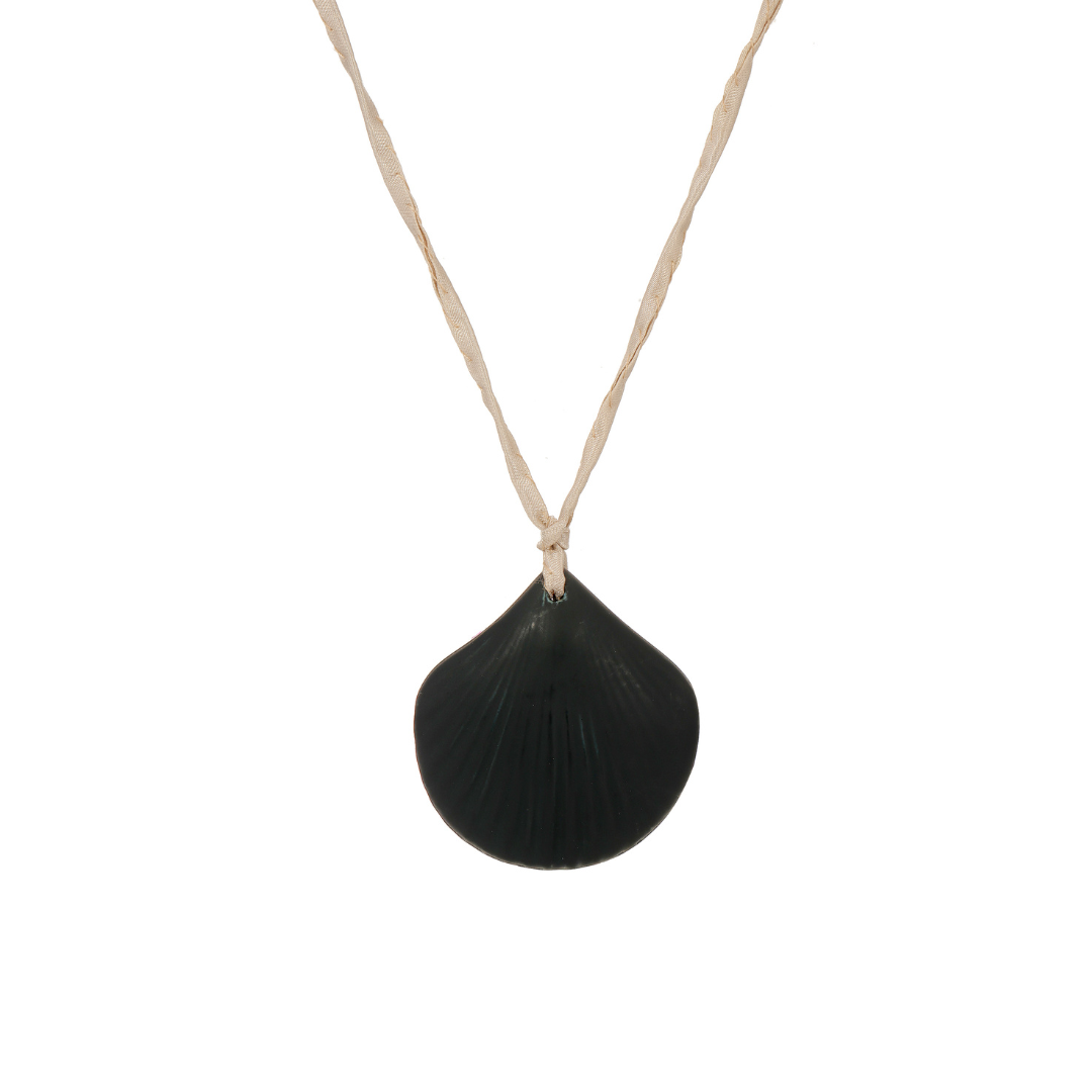 Aster Necklace | Black Ceramic Shell