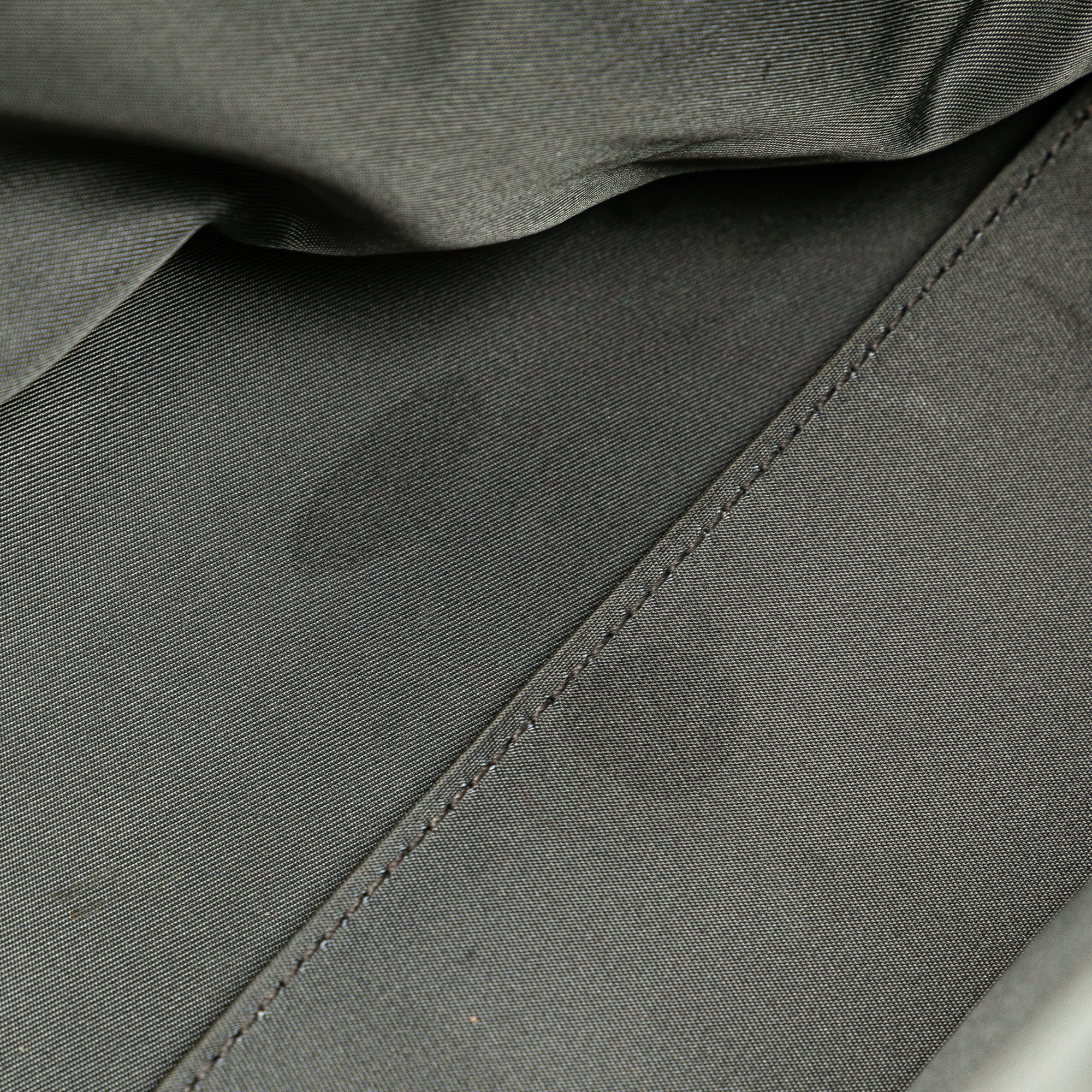 Gucci | Pre-Owned Medium GG Nylon Off the Grid Convertible Tote | Gray/Dark Gray