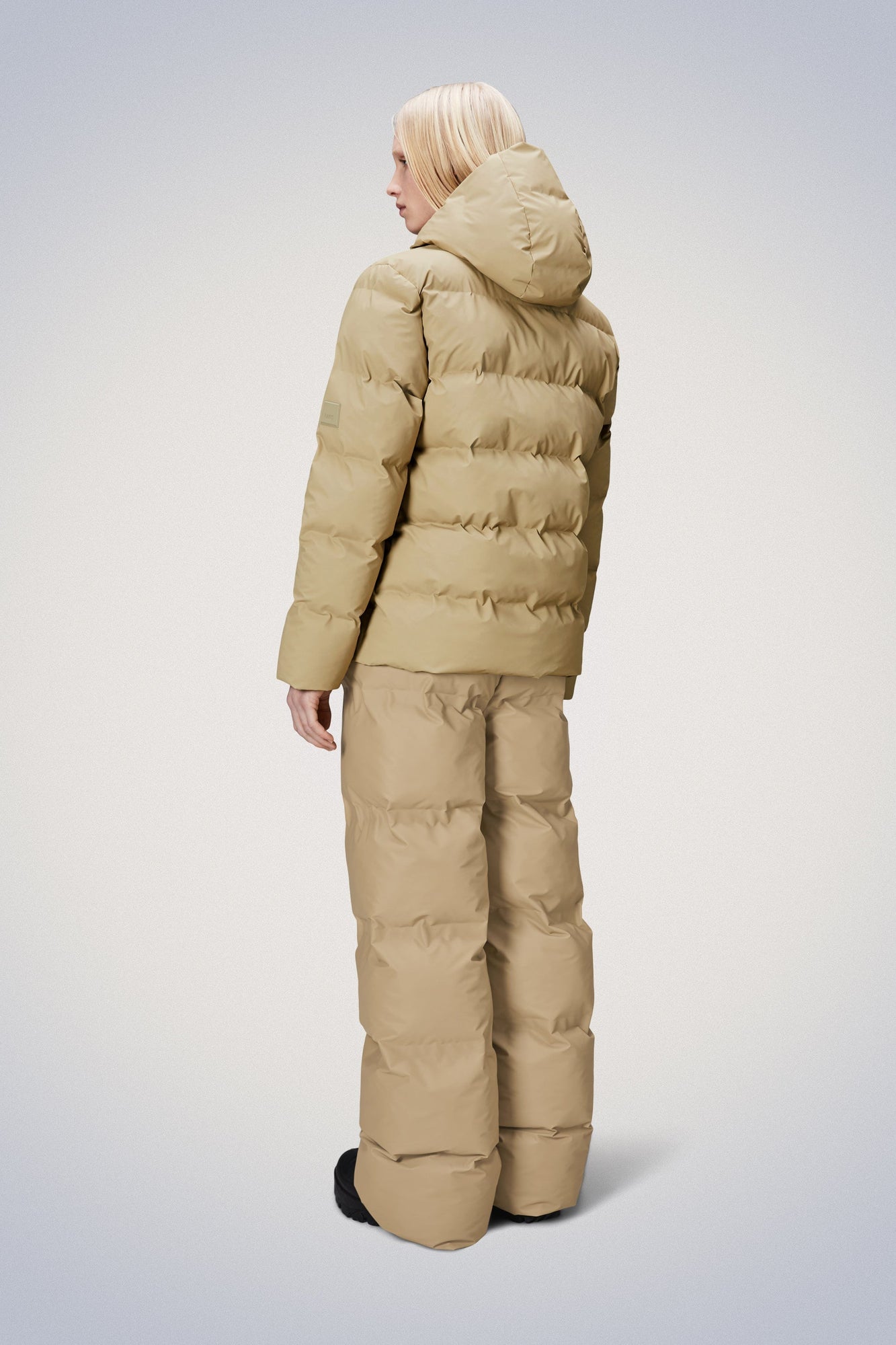 Rains Alta Puffer Jacket Jackets 24 Sand