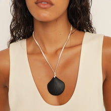 Aster Necklace | Black Ceramic Shell