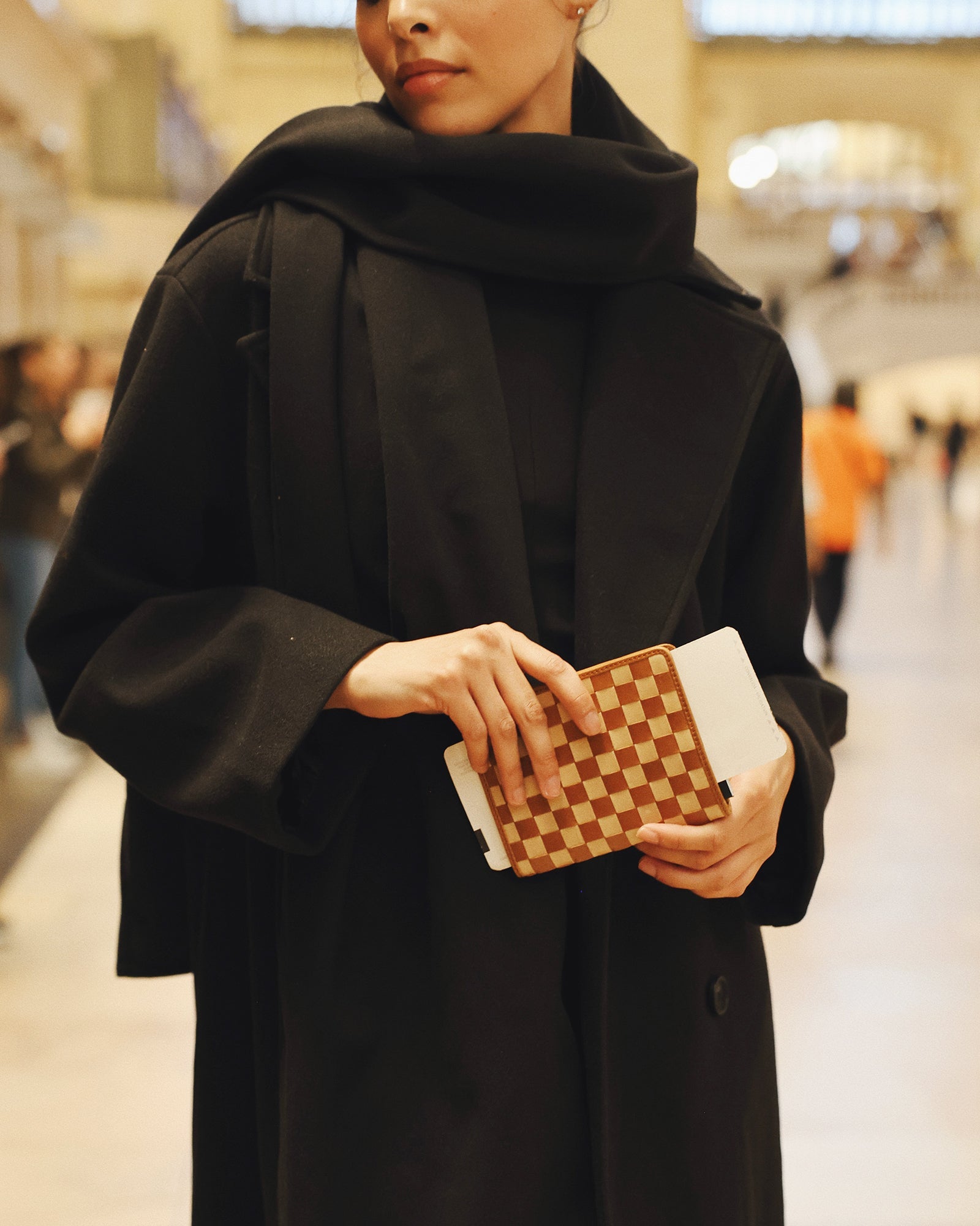 Este Passport Holder - Check | Caramel/Sienna