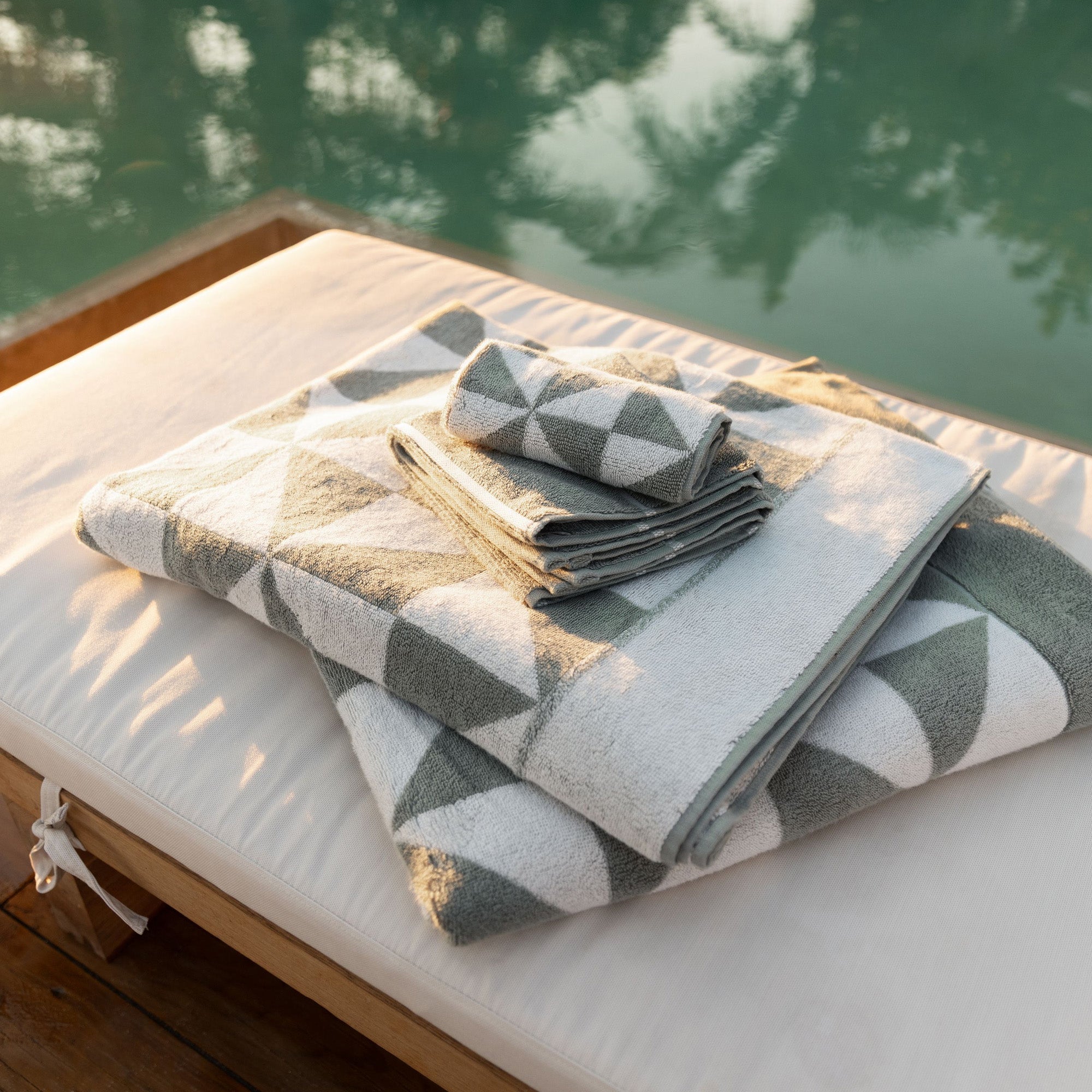 Umbra Australian Cotton Towels | Sage/Ecru