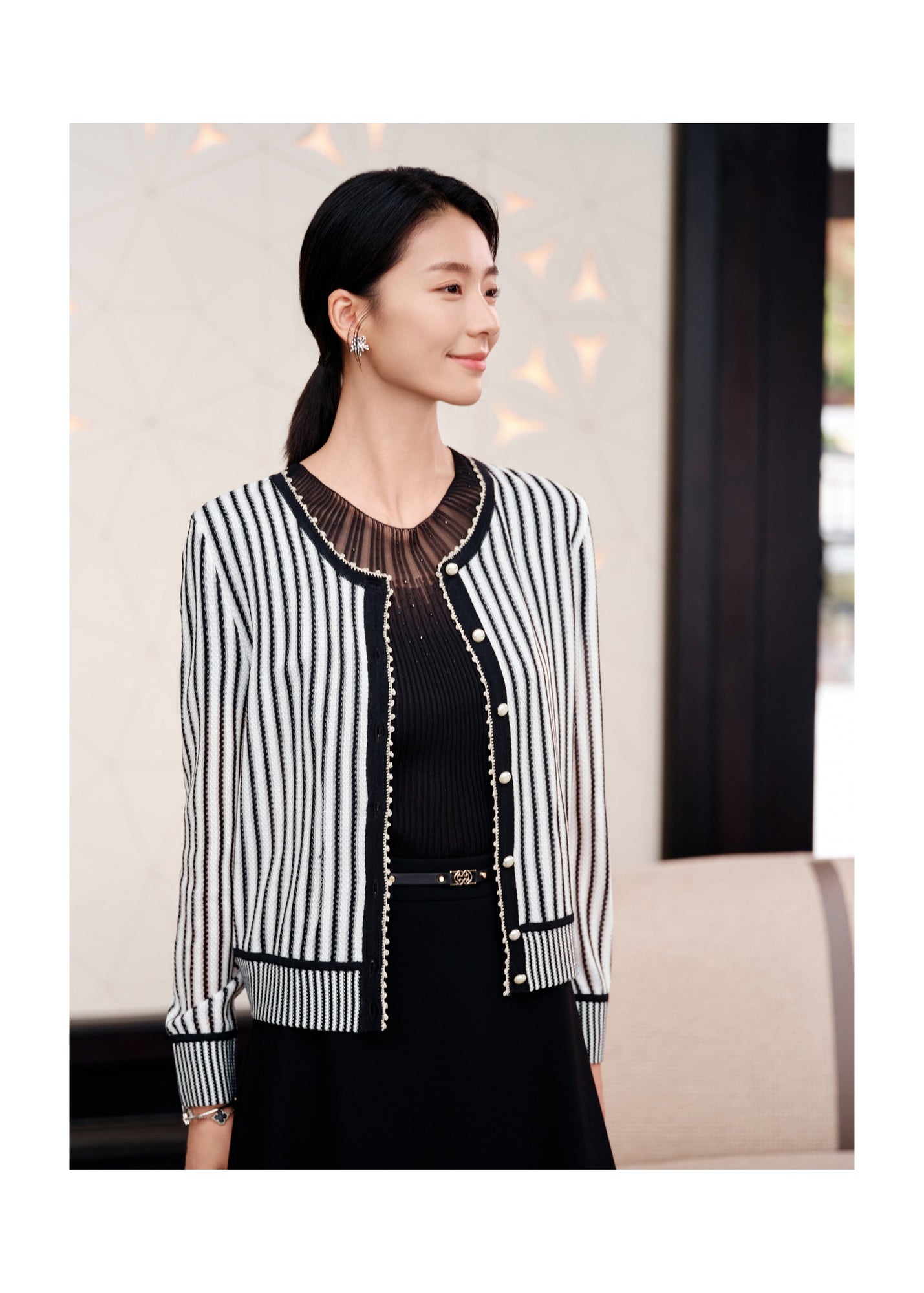 Classic Straight-Cut Mulberry Silk Knit Cardigan | White/Black