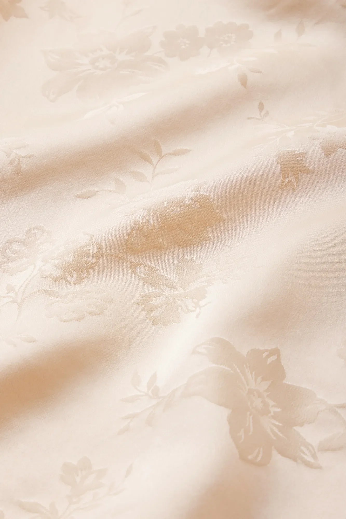 Image of Inez Jacquard Floral Vine Peach Dust fabrication