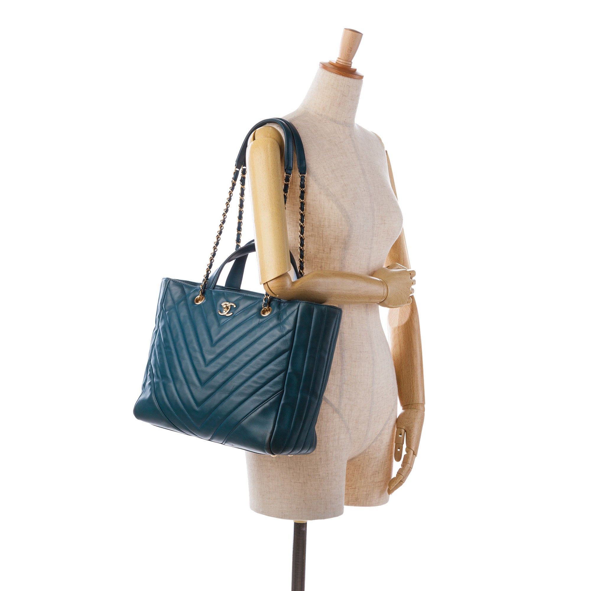 Chanel | Pre-Owned CC Chevron Calfskin Statement Shopping Tote | Blue/Dark BlueBlue/Dark Blue