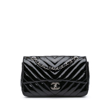 Chanel | Pre-Owned Medium Classic Chevron Patent Double Flap - II | Black