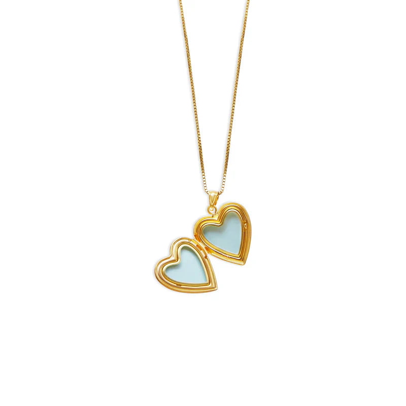 The Mom Mini Photo Locket Necklace | 18KT Gold Vermeil