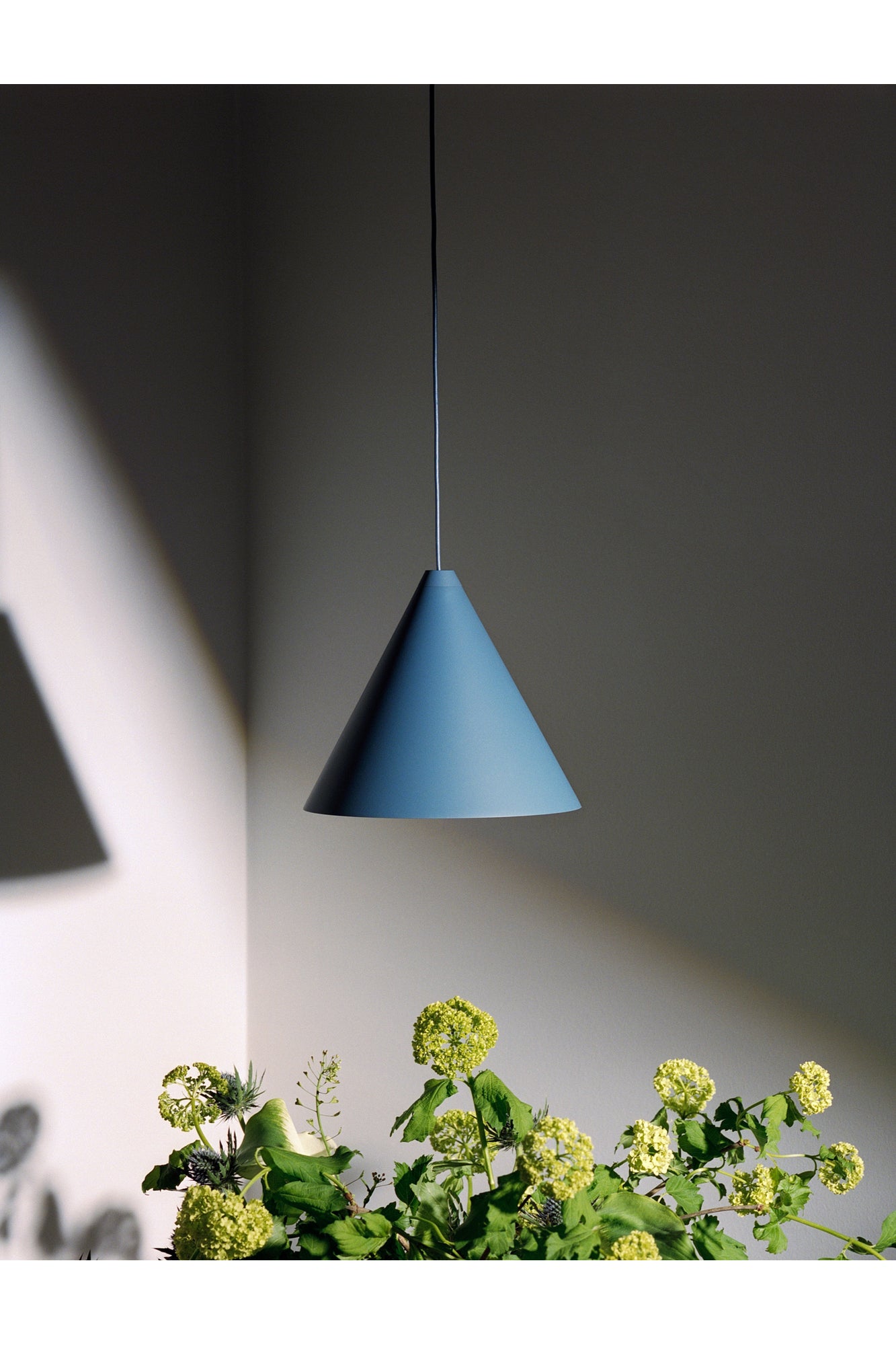 String Light Cone Suspension 22m | Blue