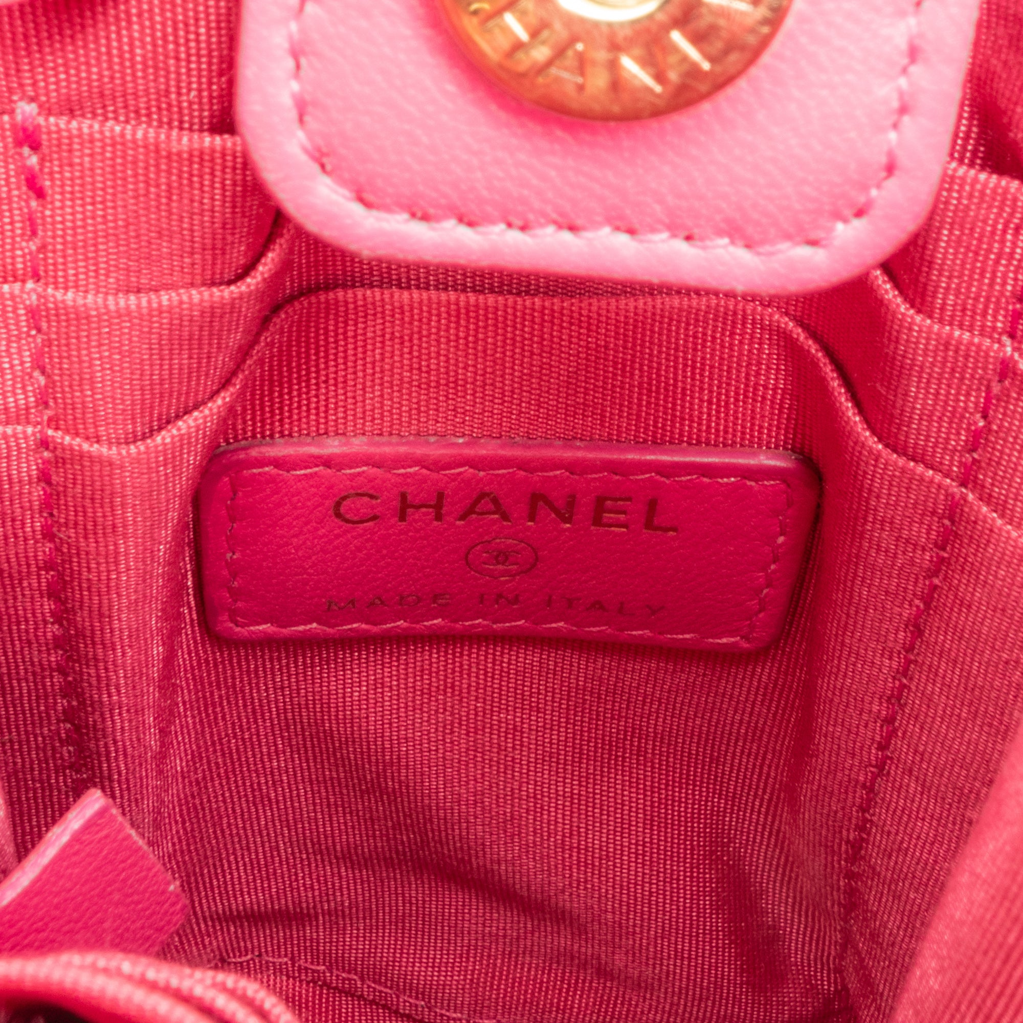 Chanel | Pre-Owned Tweed and PVC Phone Clutch with Chain | Pink