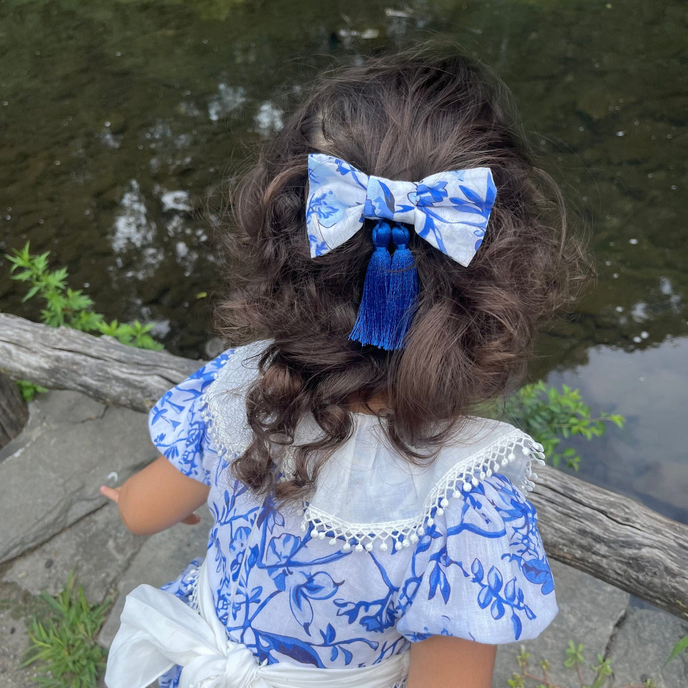 Girl | Jaylin Tassels Hair Clip | White x Blue