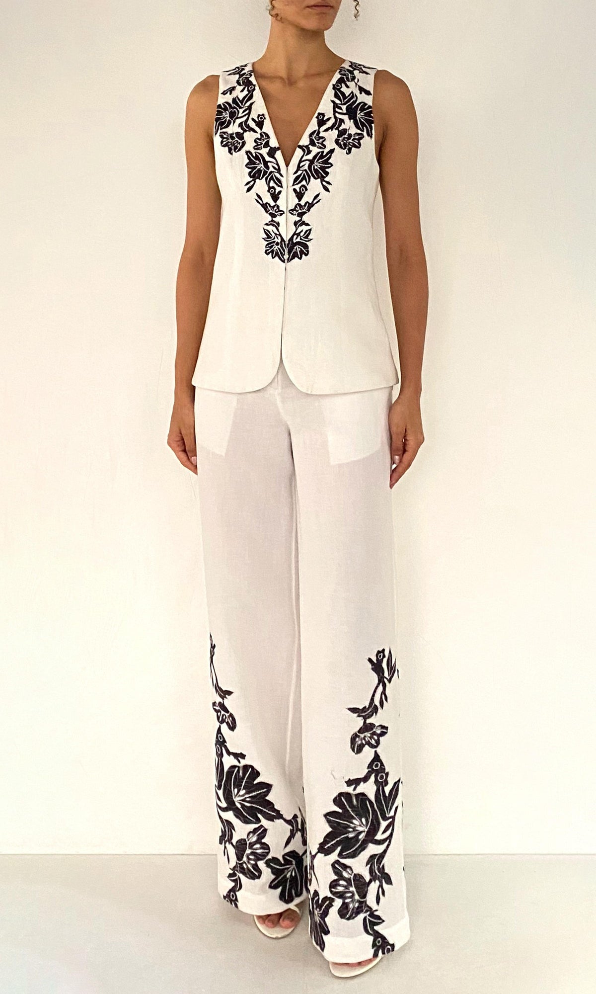 Hemant And Nandita | Aahi Linen Cotton Straight Pants With Buckle Belt | Black/White