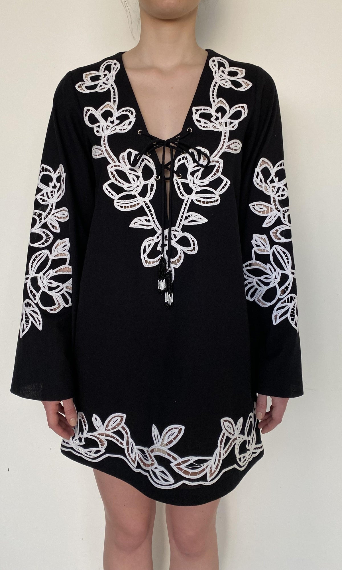 Hemant And Nandita | Daha Cotton Linen Kaftan | Black White