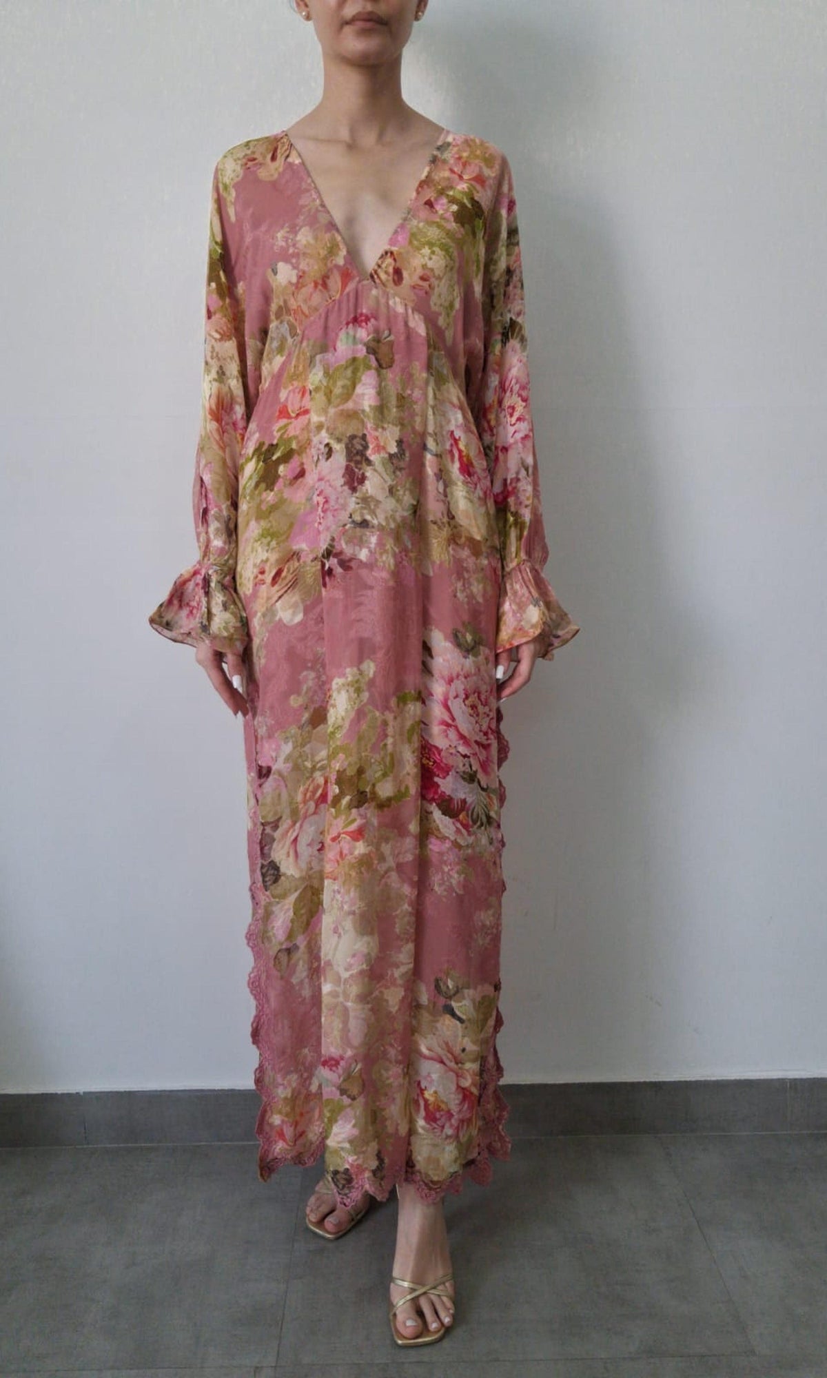 Hemant And Nandita | Inv Viscose Flower Jacquard Maxi Kaftan | Pink Floral