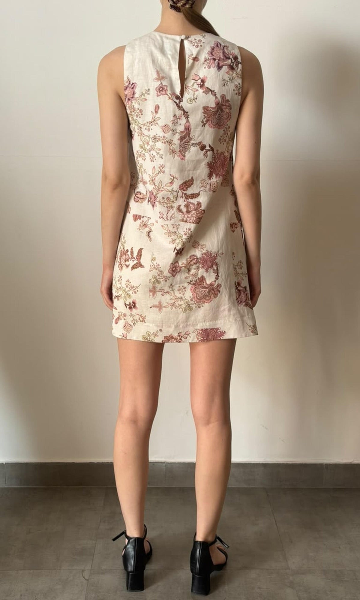 Hemant And Nandita | Inv Linen Cotton Sleeveless Short Dress | White Print