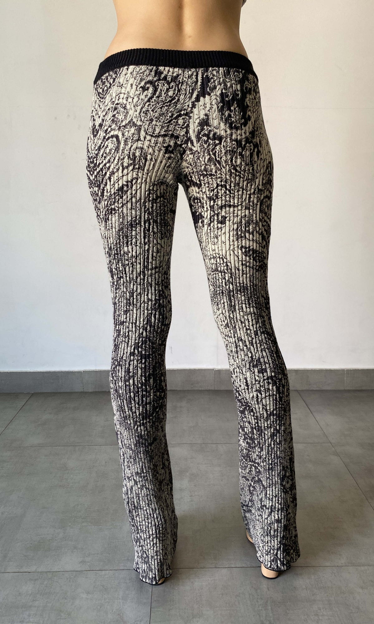 Hemant And Nandita | Ruha Polyester Woolen Knit Pants | Black/White