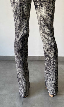Hemant And Nandita | Ruha Polyester Woolen Knit Pants | Black/White