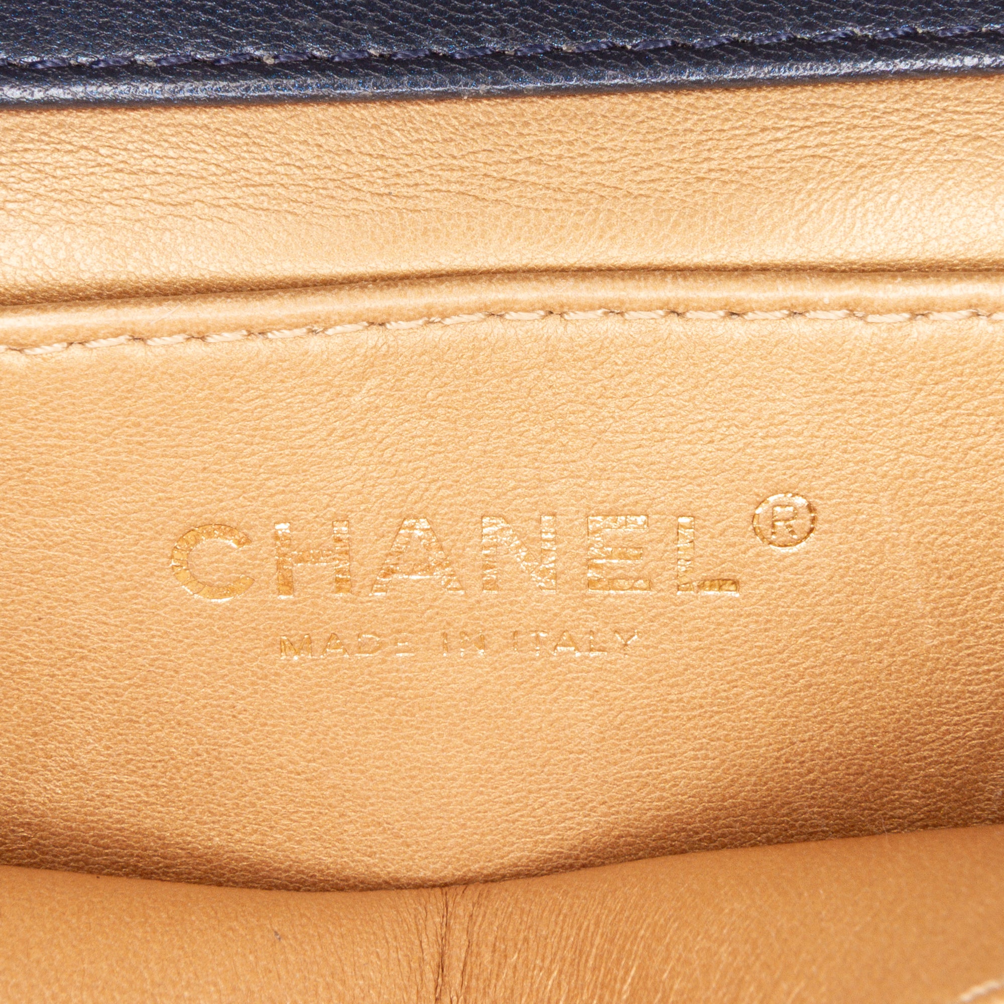 Chanel | Pre-Owned Small Lambskin Chic Pearls Flap | Blue/Navy