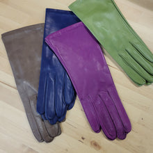 Womens | Silk Lined Leather Gloves | Split Pea