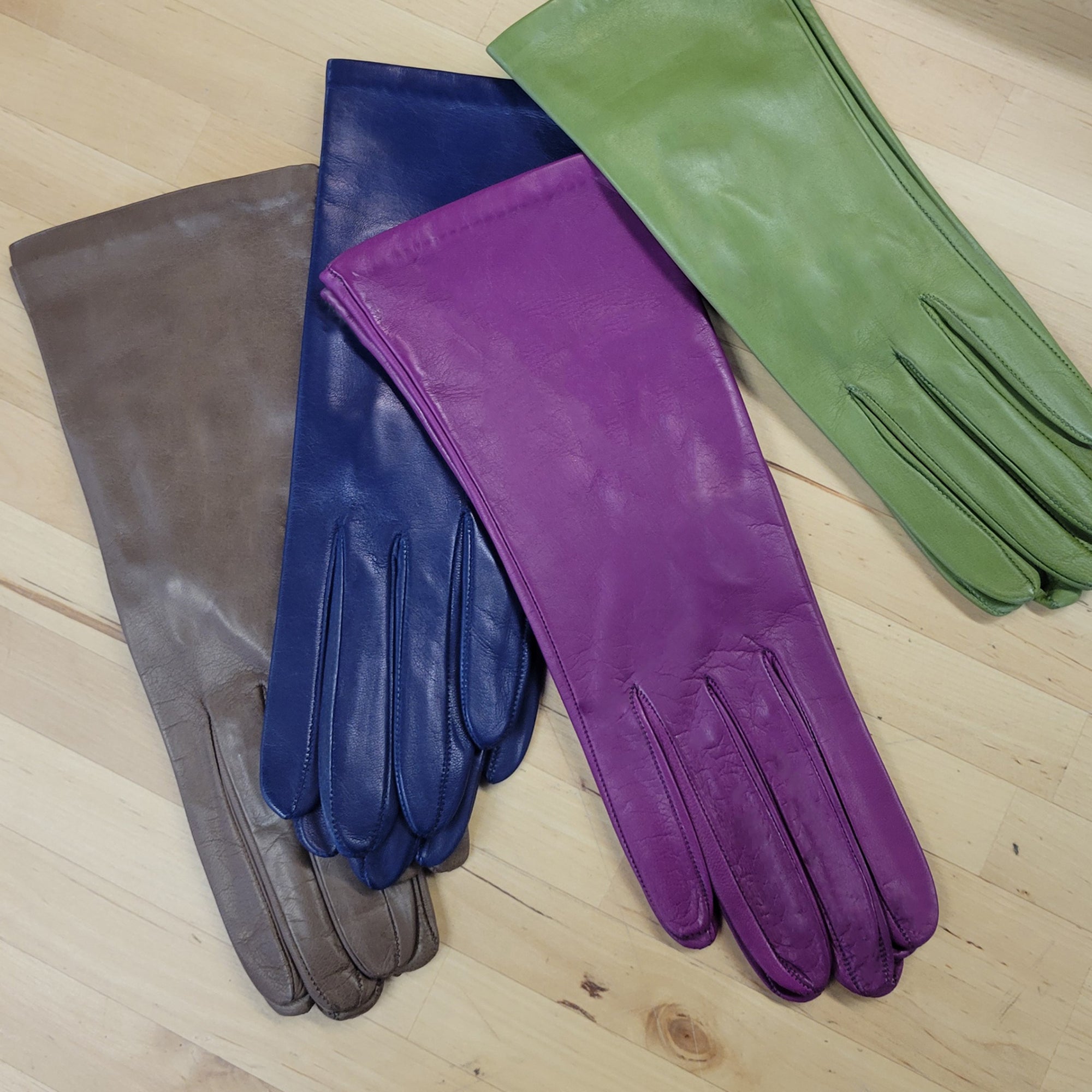 Womens | Silk Lined Leather Gloves | Split Pea