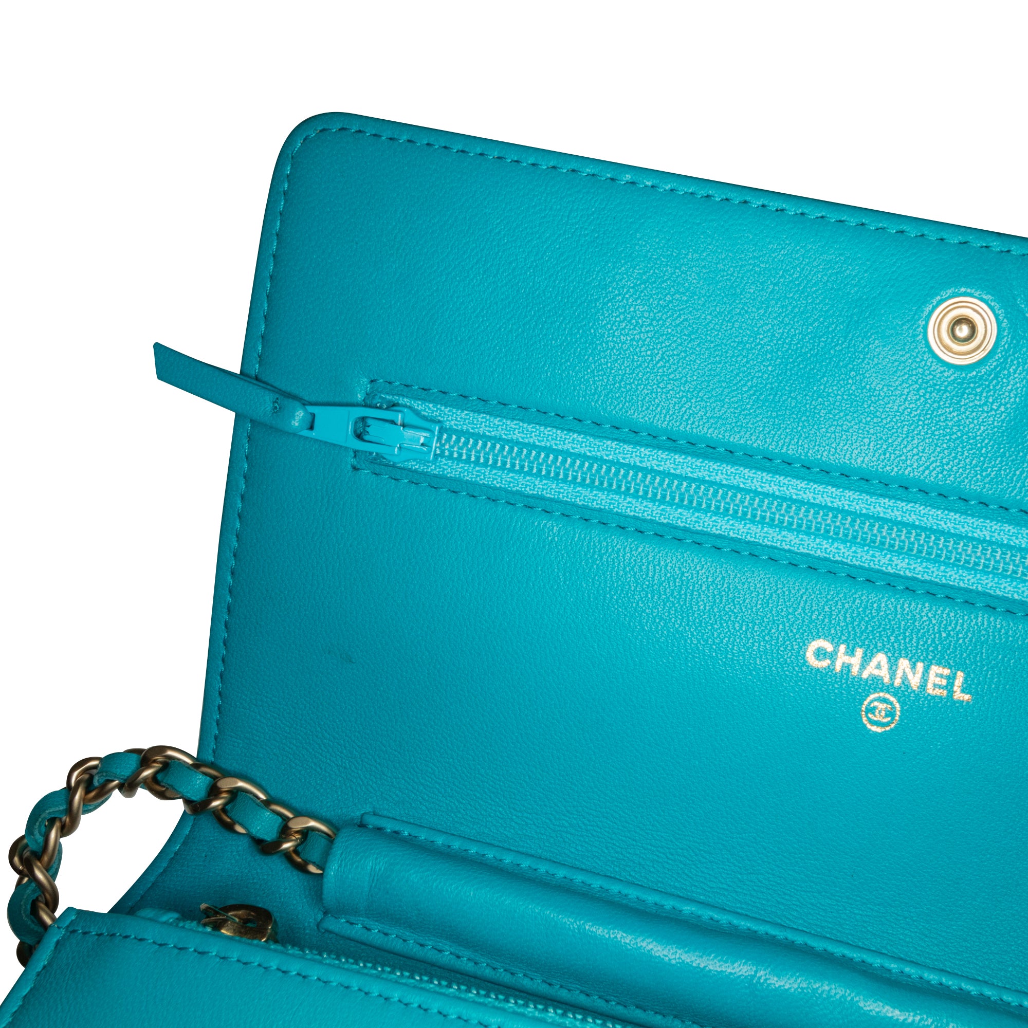 Chanel | Pre-Owned Lambskin Camellia Embossed Wallet On Chain | Blue/Aqua