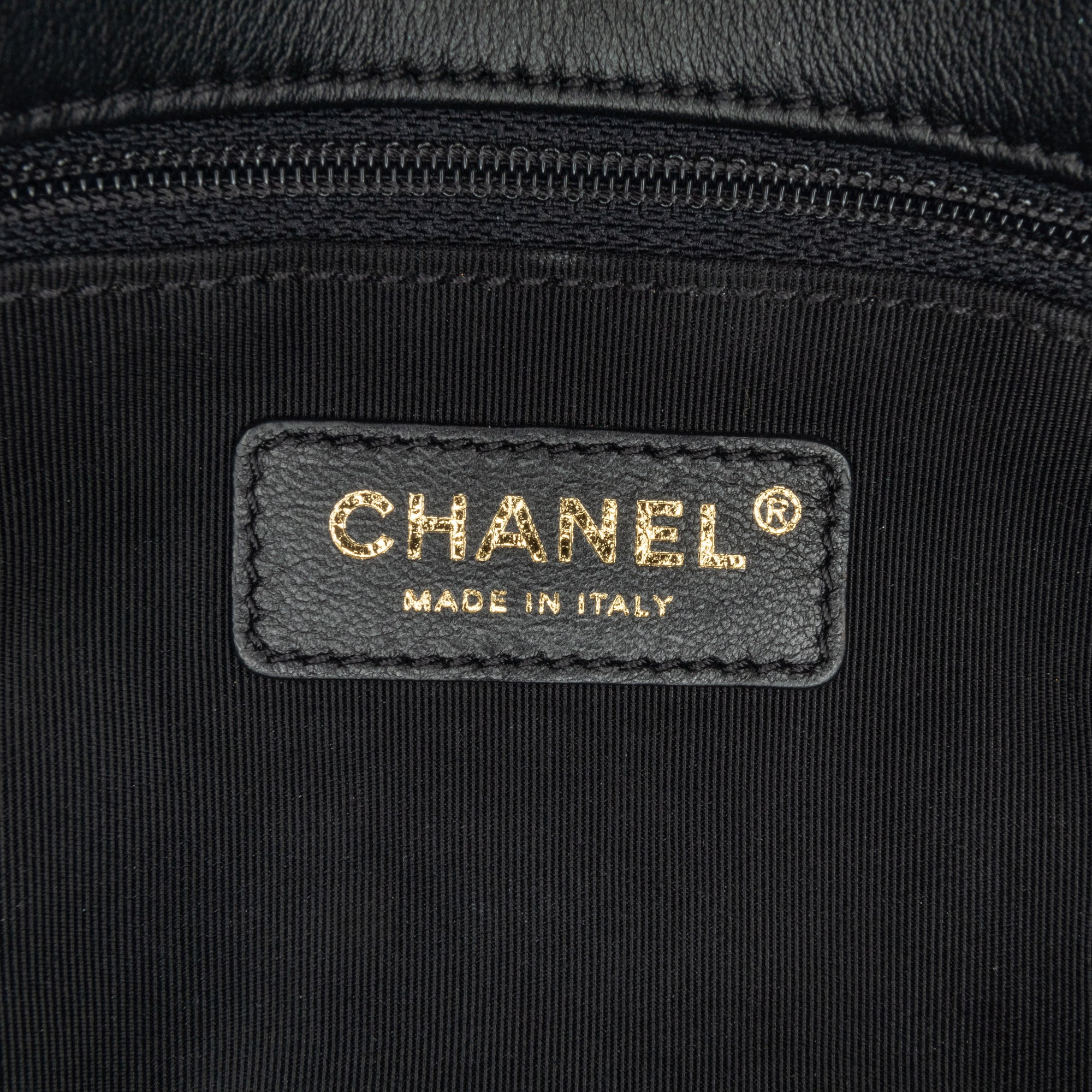 Chanel | Pre-Owned Medium Tweed Pearl Handle Flap | Blue/NavyBlack