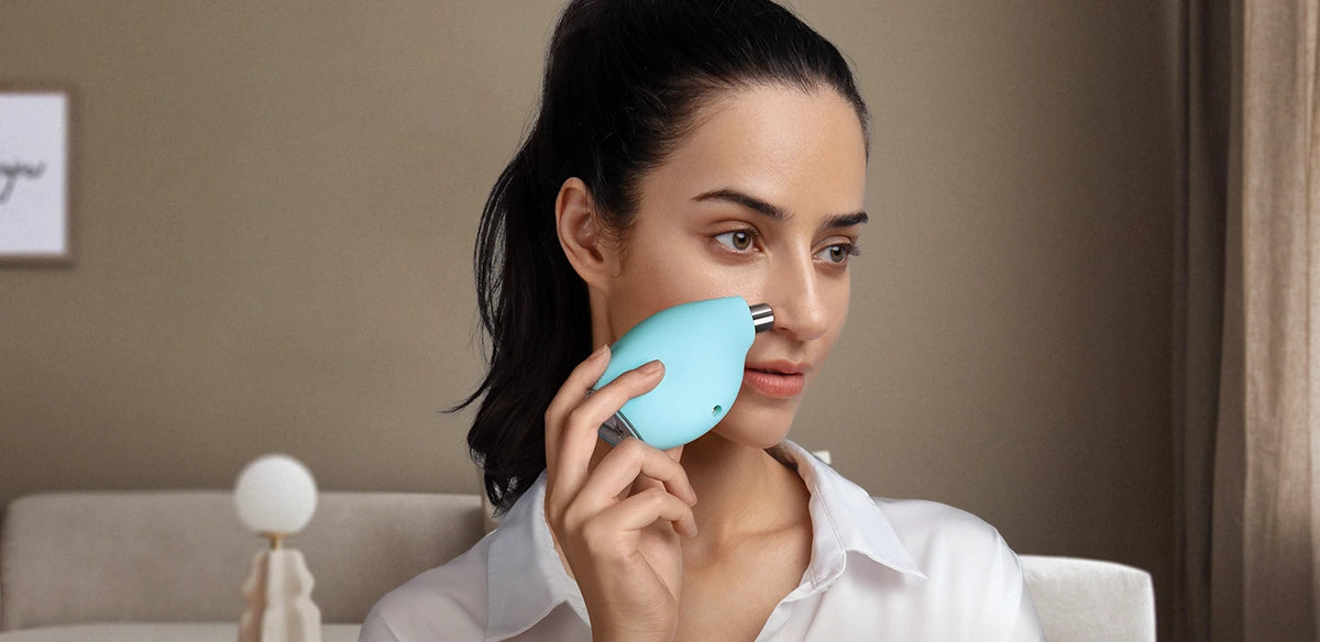 KIWI Pore Vacuum With Blue LED Light | Light Blue