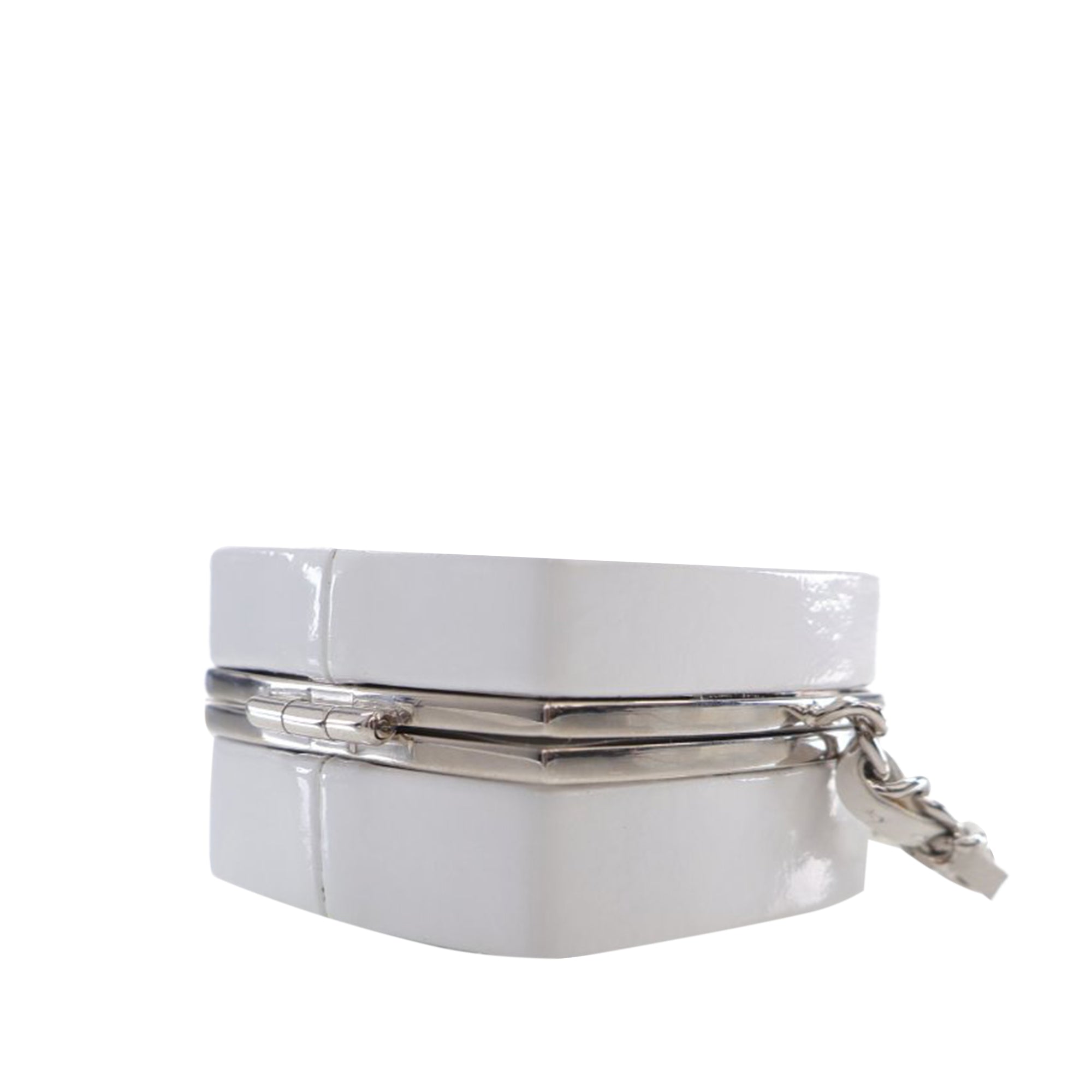 Chanel | Pre-Owned Patent Goatskin Make-Up Box Clutch With Chain | White