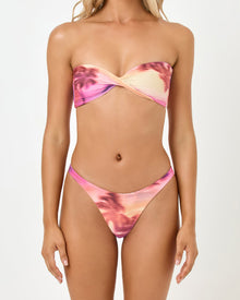Damian Bikini Bottom | Island Hopper