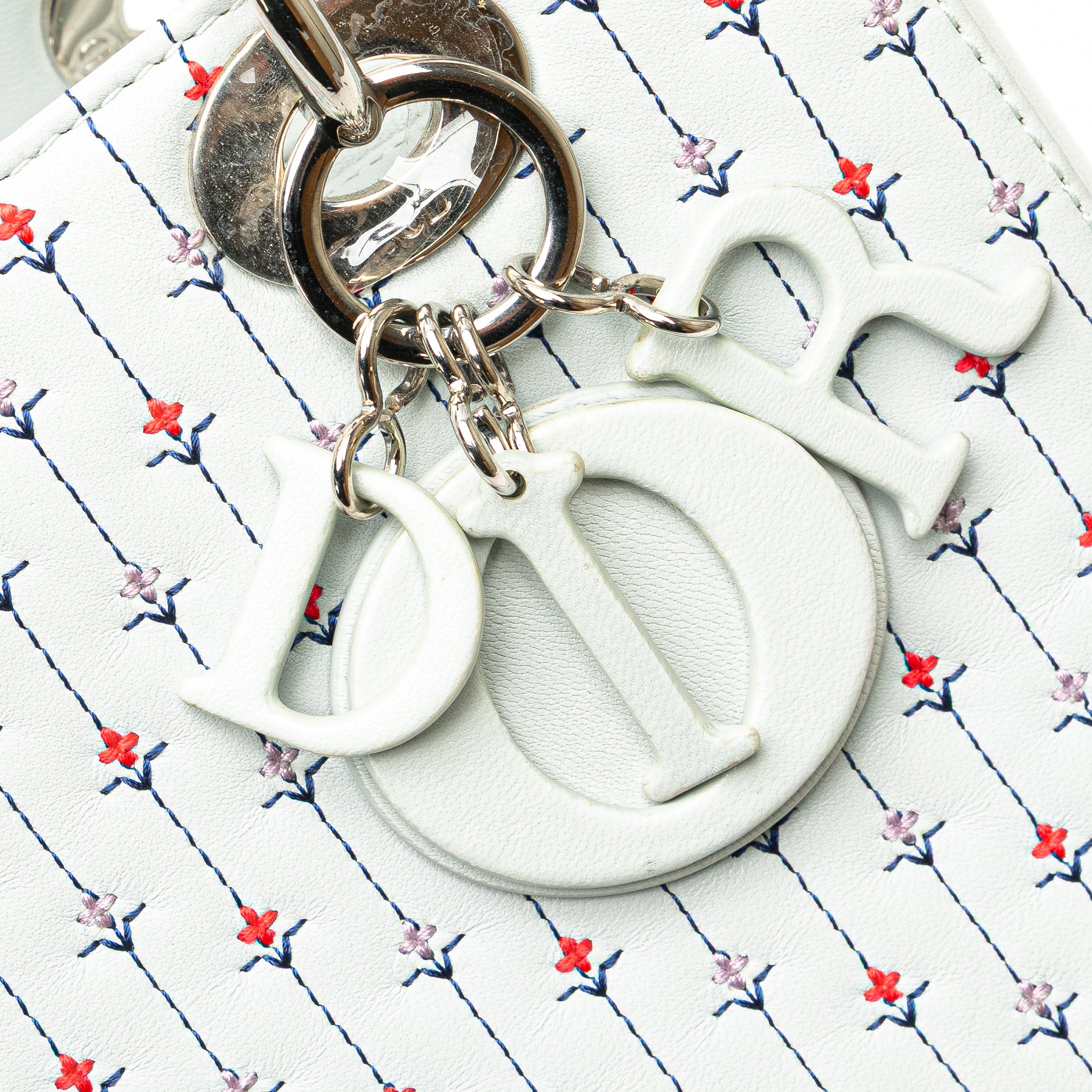 Dior | Pre-Owned Medium Calfskin Embroidered Flower Lady | White