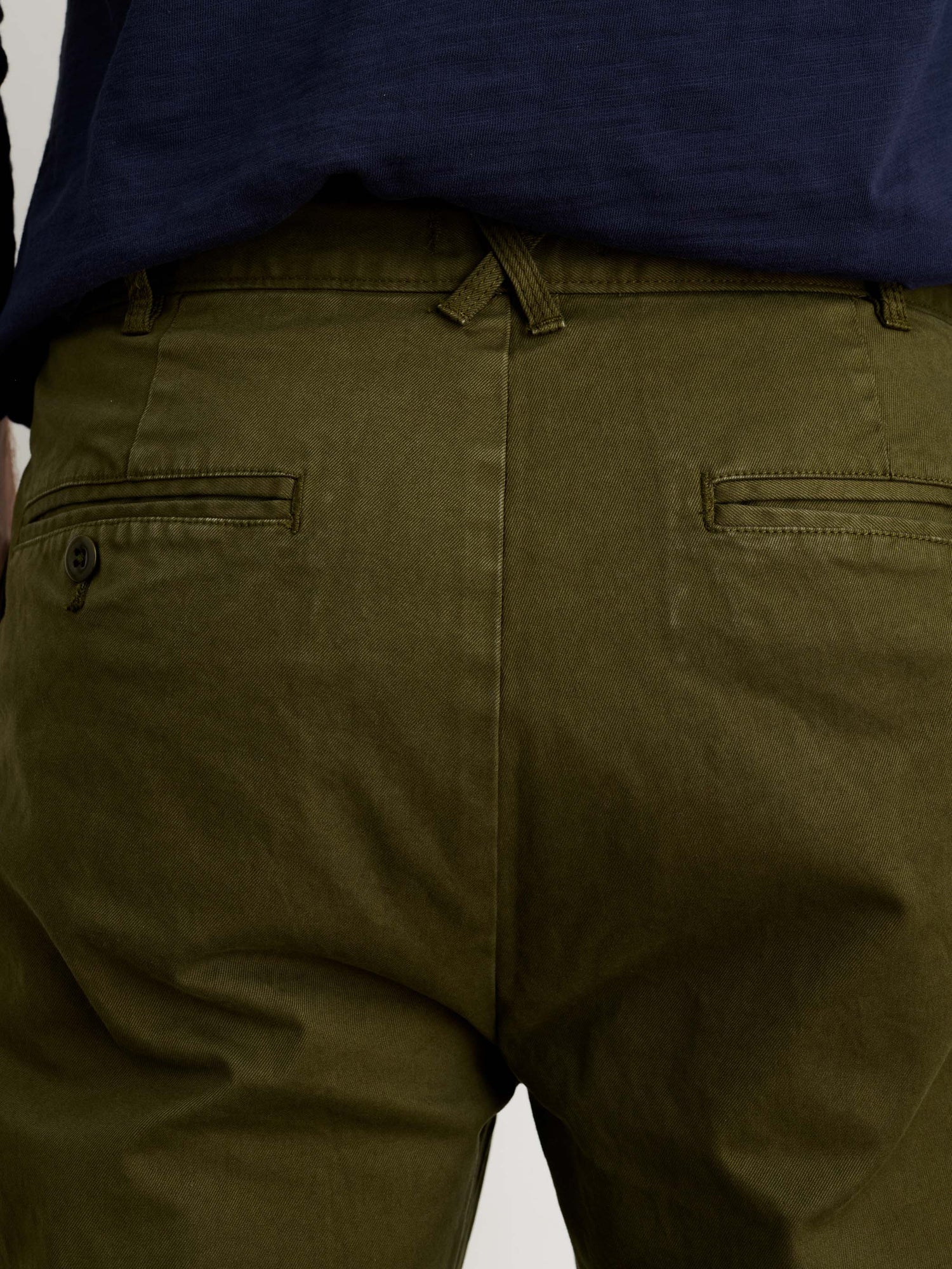 Men | Long Inseam Standard Pleated Pant | Chino Military Olive